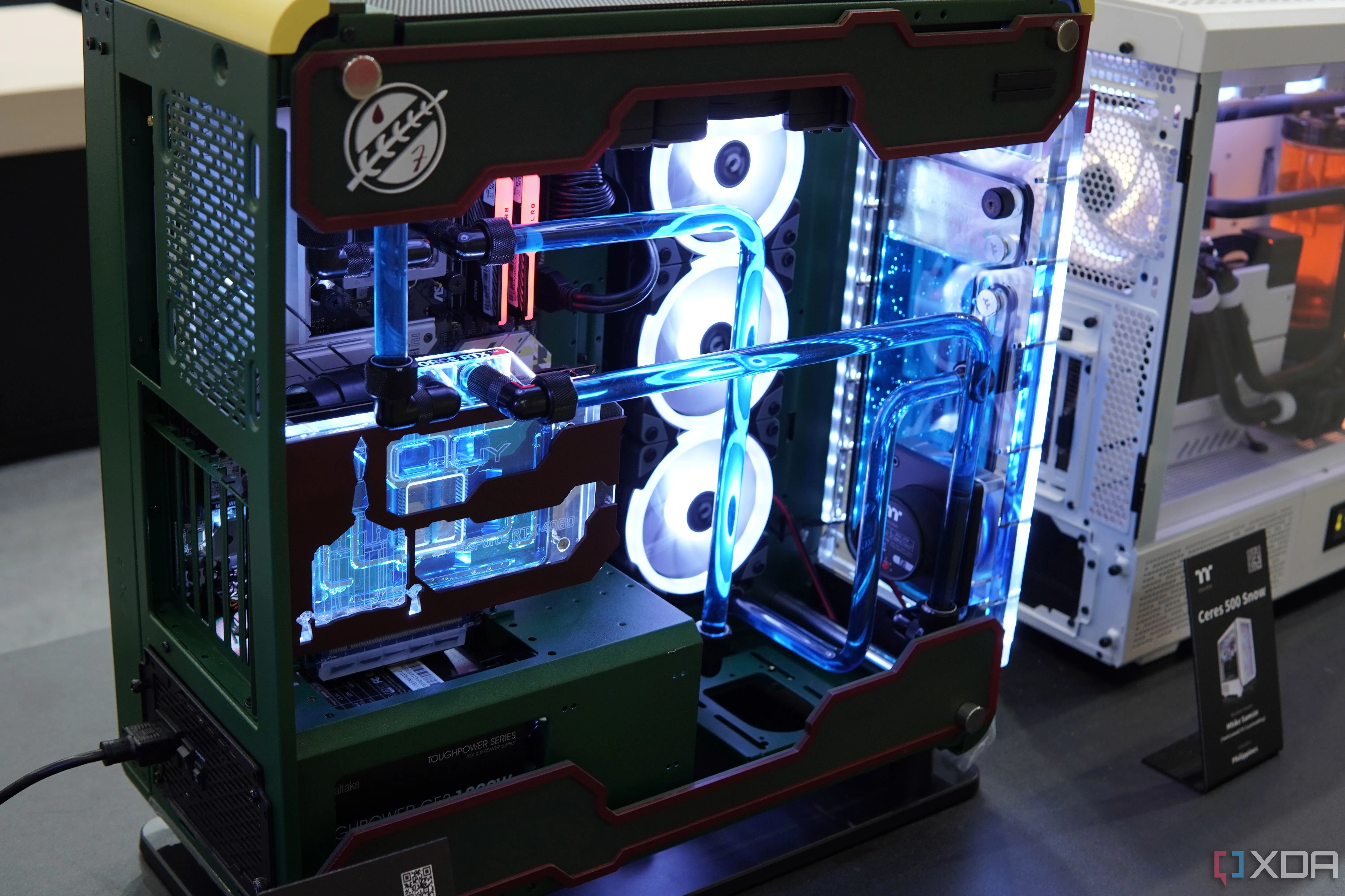 Hệ thống PC custom với tản nhiệt nước độc đáo trong vỏ Thermaltake Core P6 TG Racing Green