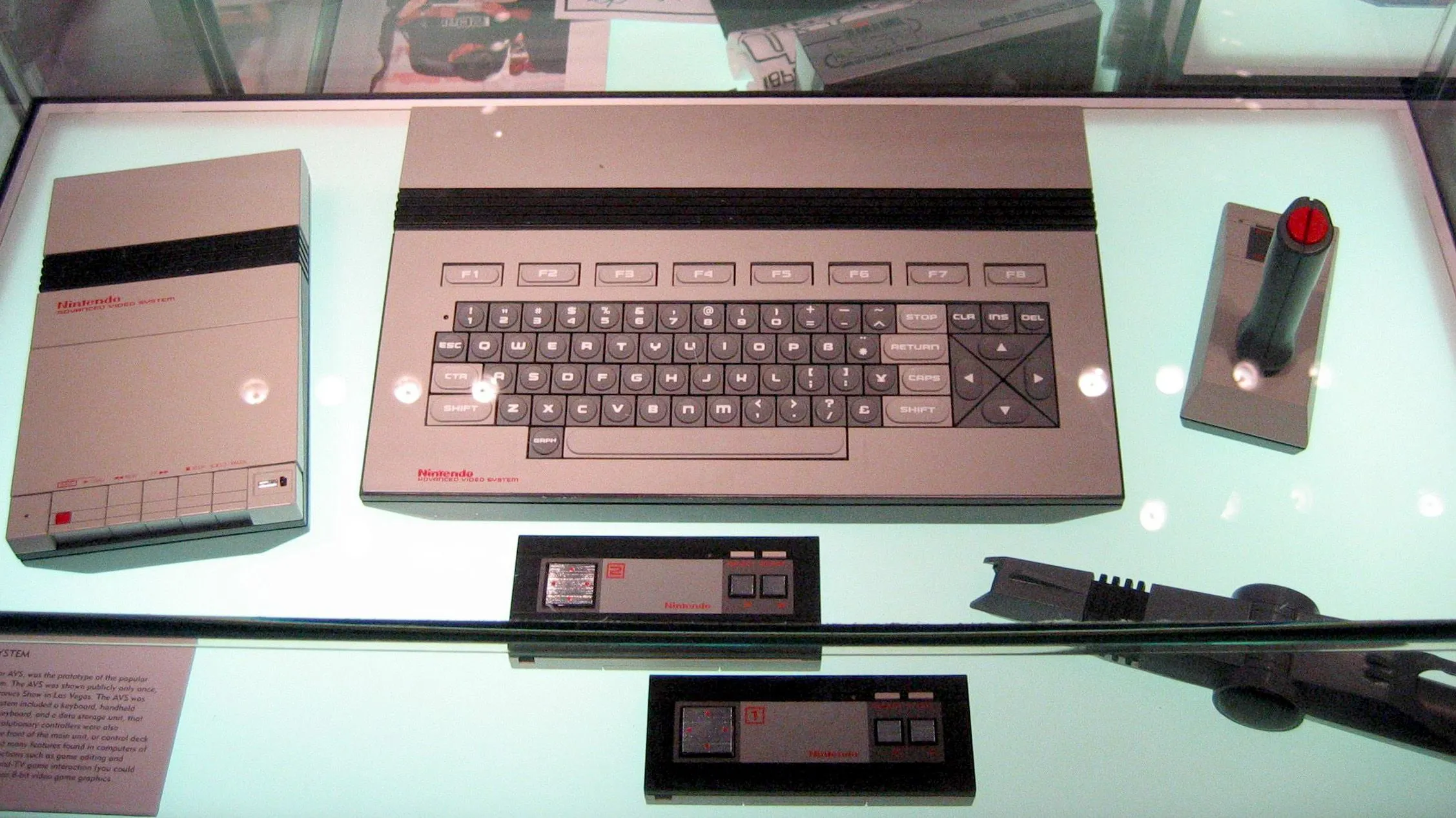 Hệ thống video tiên tiến Nintendo (AVS) nguyên mẫu, tiền thân của NES