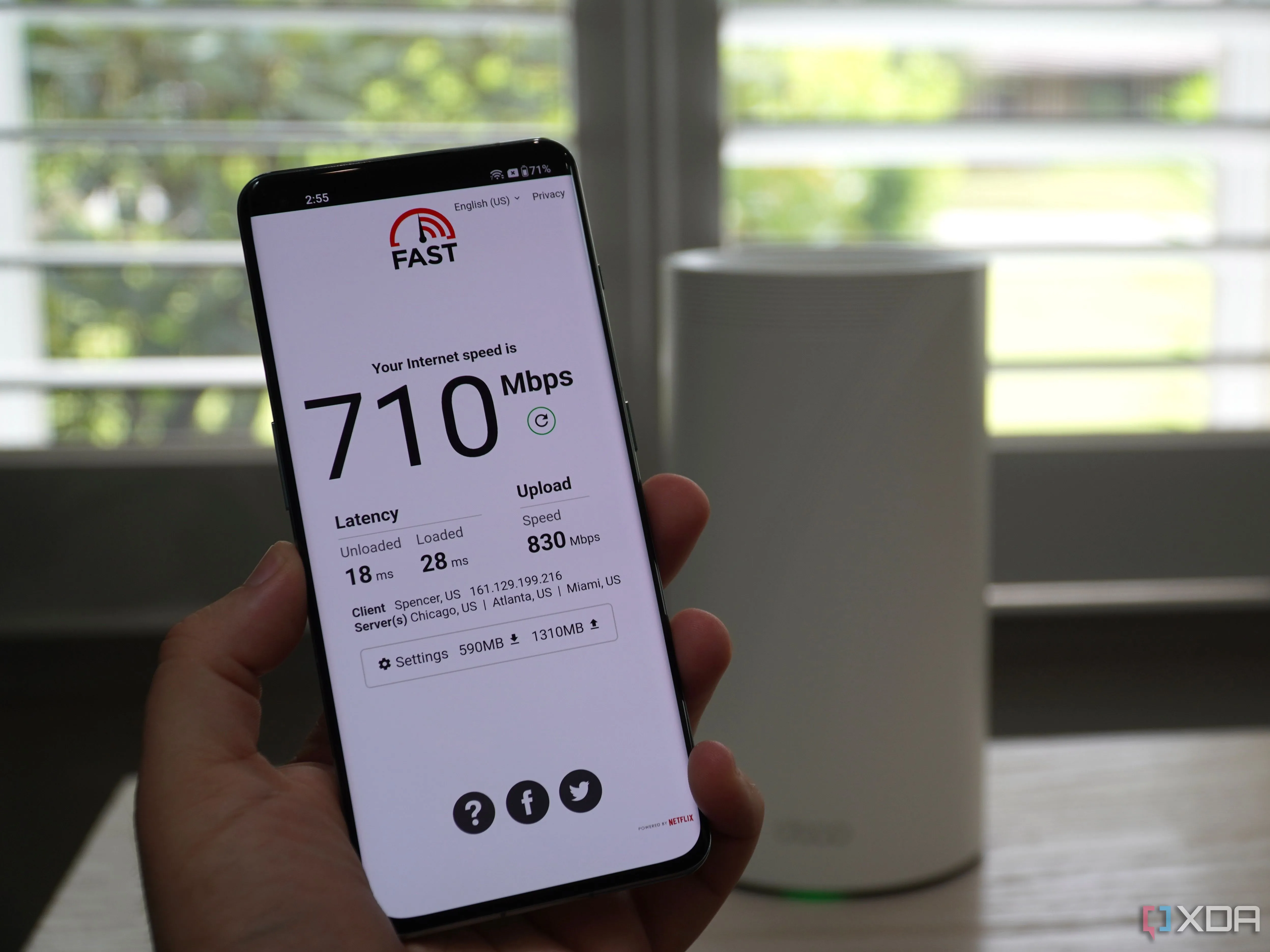 Hệ thống Wi-Fi Mesh TP-Link Deco BE85 hiển thị trải nghiệm Netflix mượt mà, minh họa lợi ích của Wi-Fi tốc độ cao