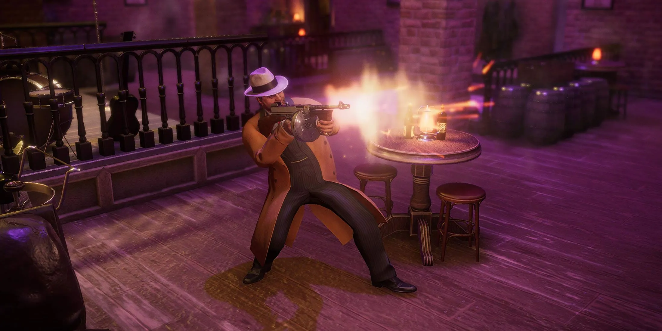 Hình ảnh gameplay Empire of Sin, mô tả một gangster bắn súng tommy gun
