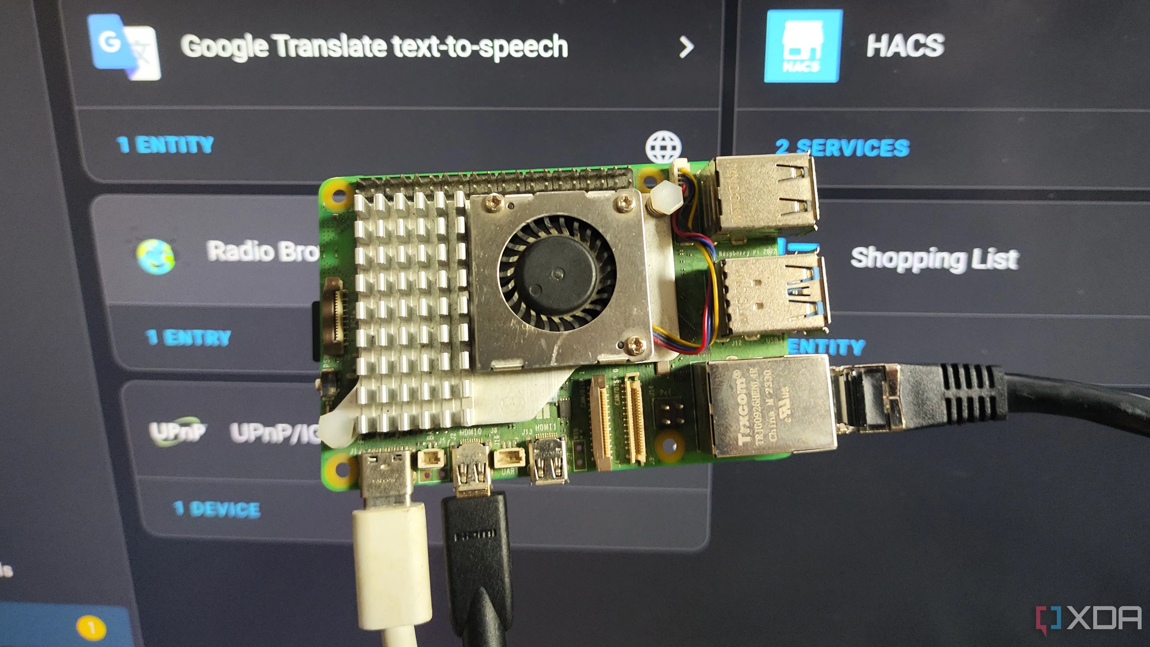Home Assistant chạy trên Raspberry Pi 5, minh họa khả năng tự động hóa nhà thông minh với ESP32
