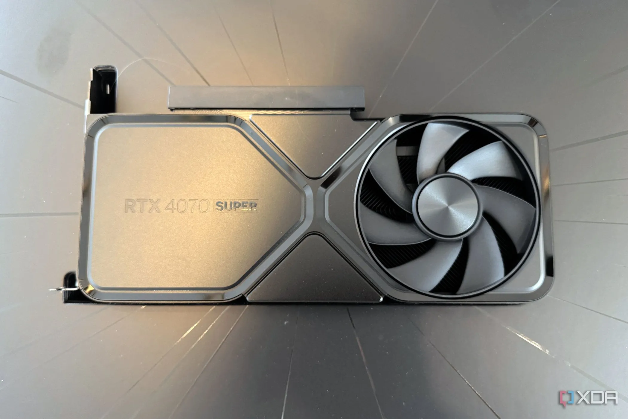 Hộp đóng gói card đồ họa Nvidia GeForce RTX 4070 Super Founders Edition, biểu tượng của sự khan hiếm trên thị trường
