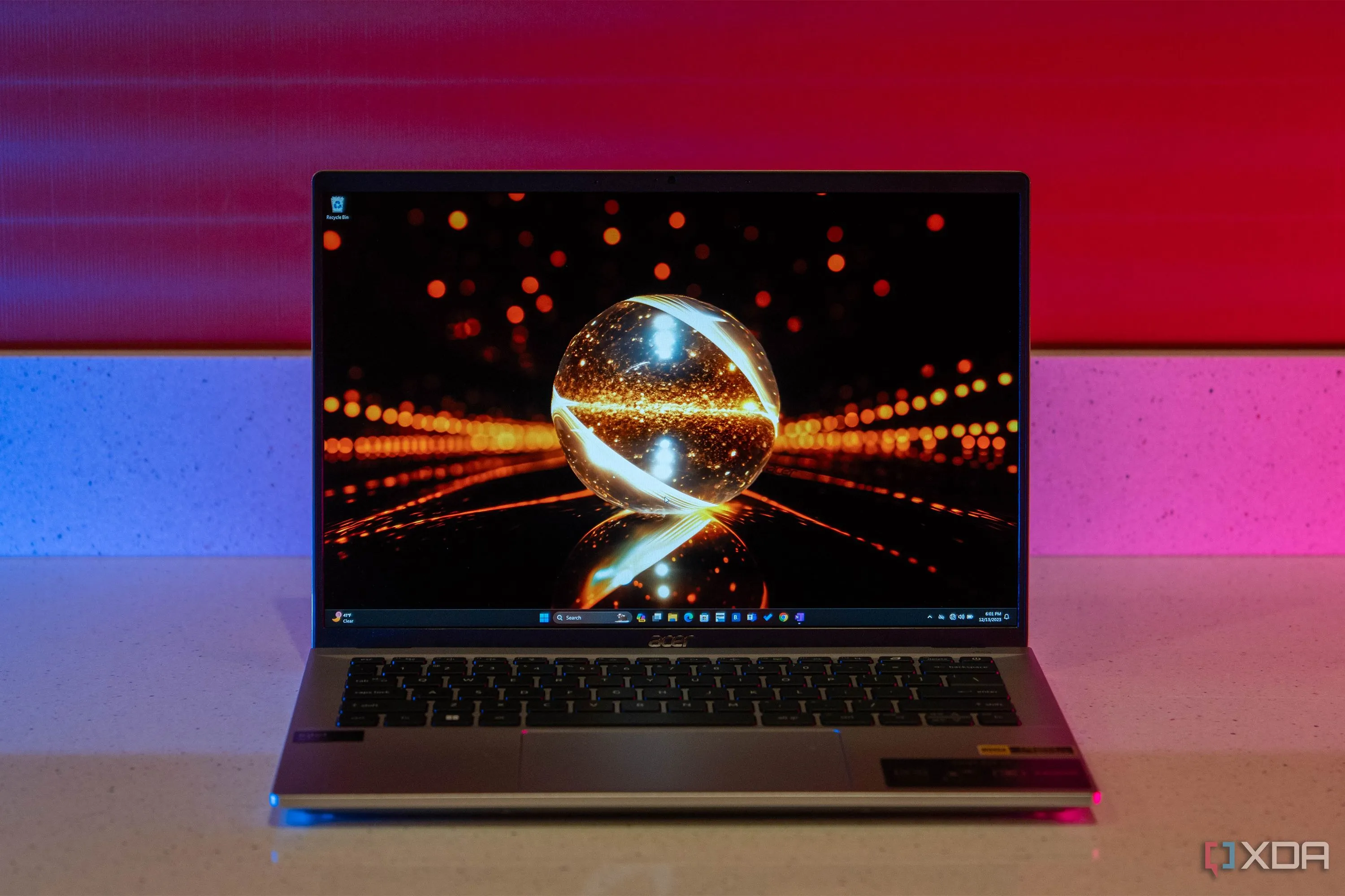 Laptop Acer Swift Go 14-7, một ví dụ về máy tính AI PC tích hợp NPU để xử lý tác vụ AI