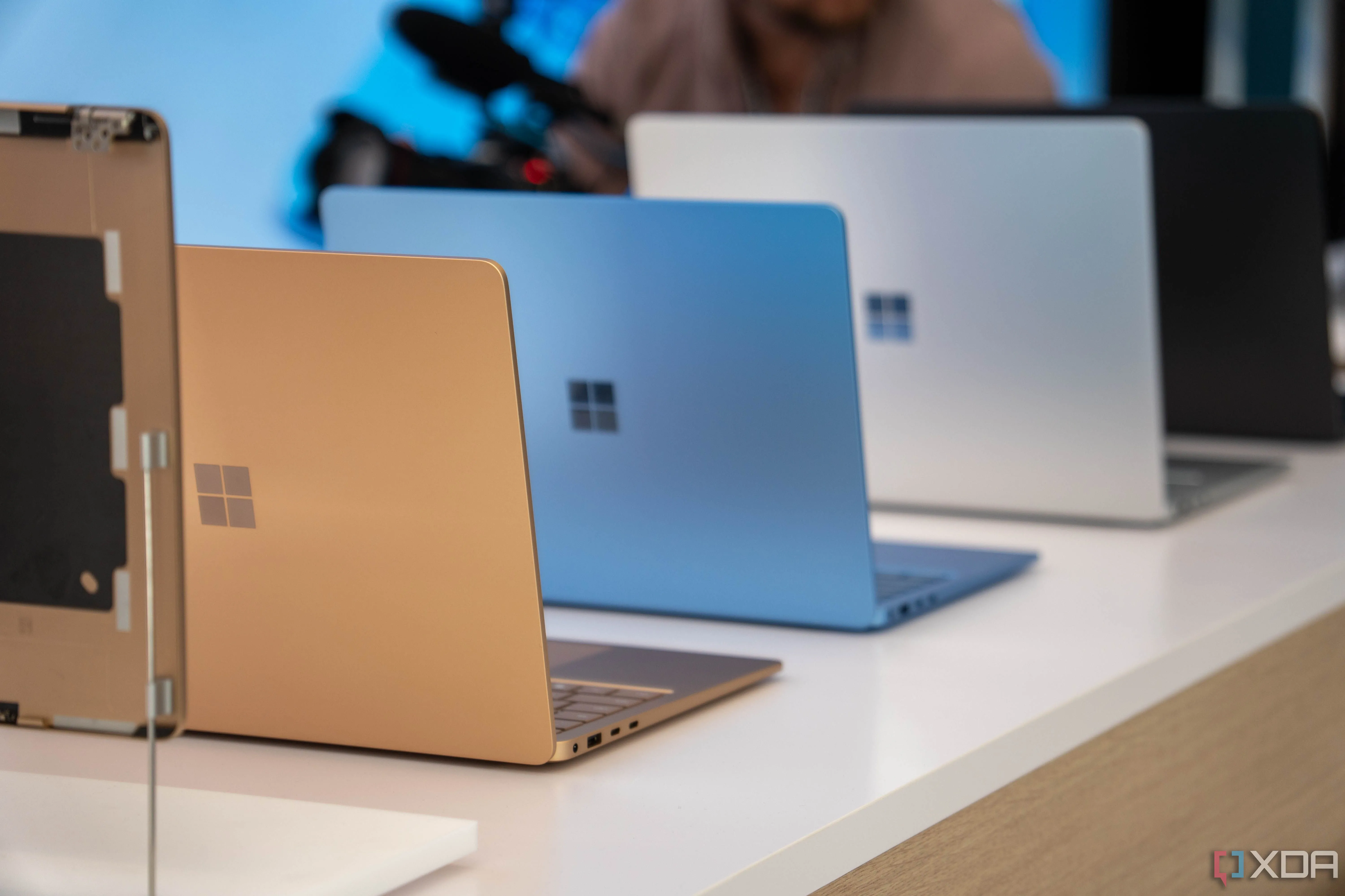 Laptop Microsoft Surface mới chạy Windows trên Arm, thể hiện sự phát triển của nền tảng này.