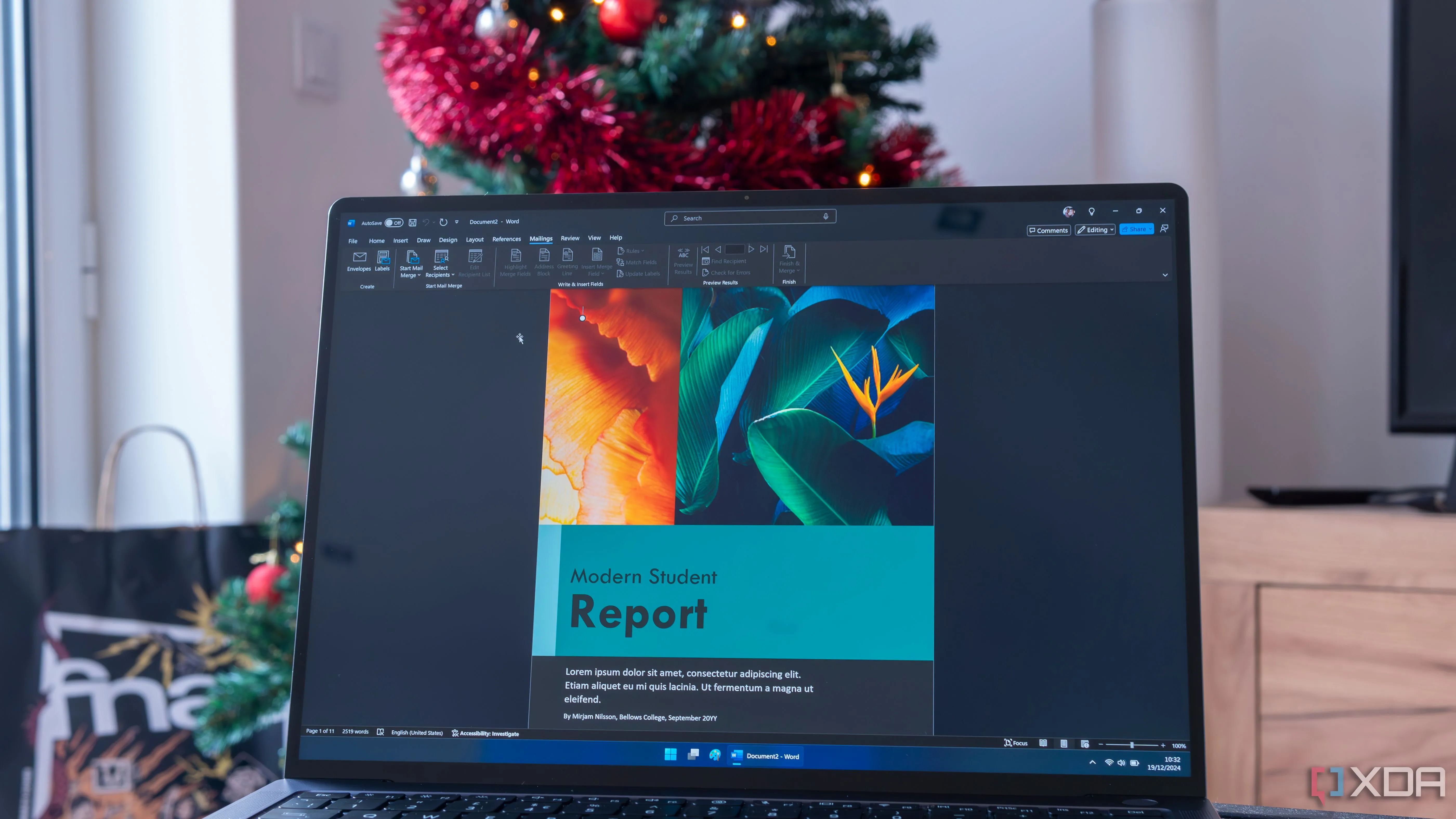 Laptop Windows 11 hiển thị giao diện Microsoft Word với template mẫu và thanh công cụ Mailings mở, minh họa khả năng tối ưu hóa quy trình làm việc trên Word.