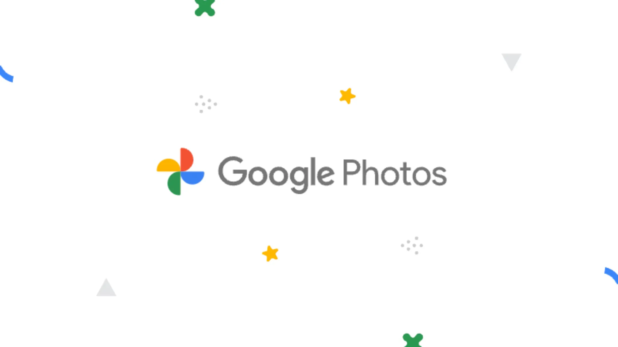 Logo Google Photos trên nền tối, minh họa dịch vụ quản lý ảnh đám mây