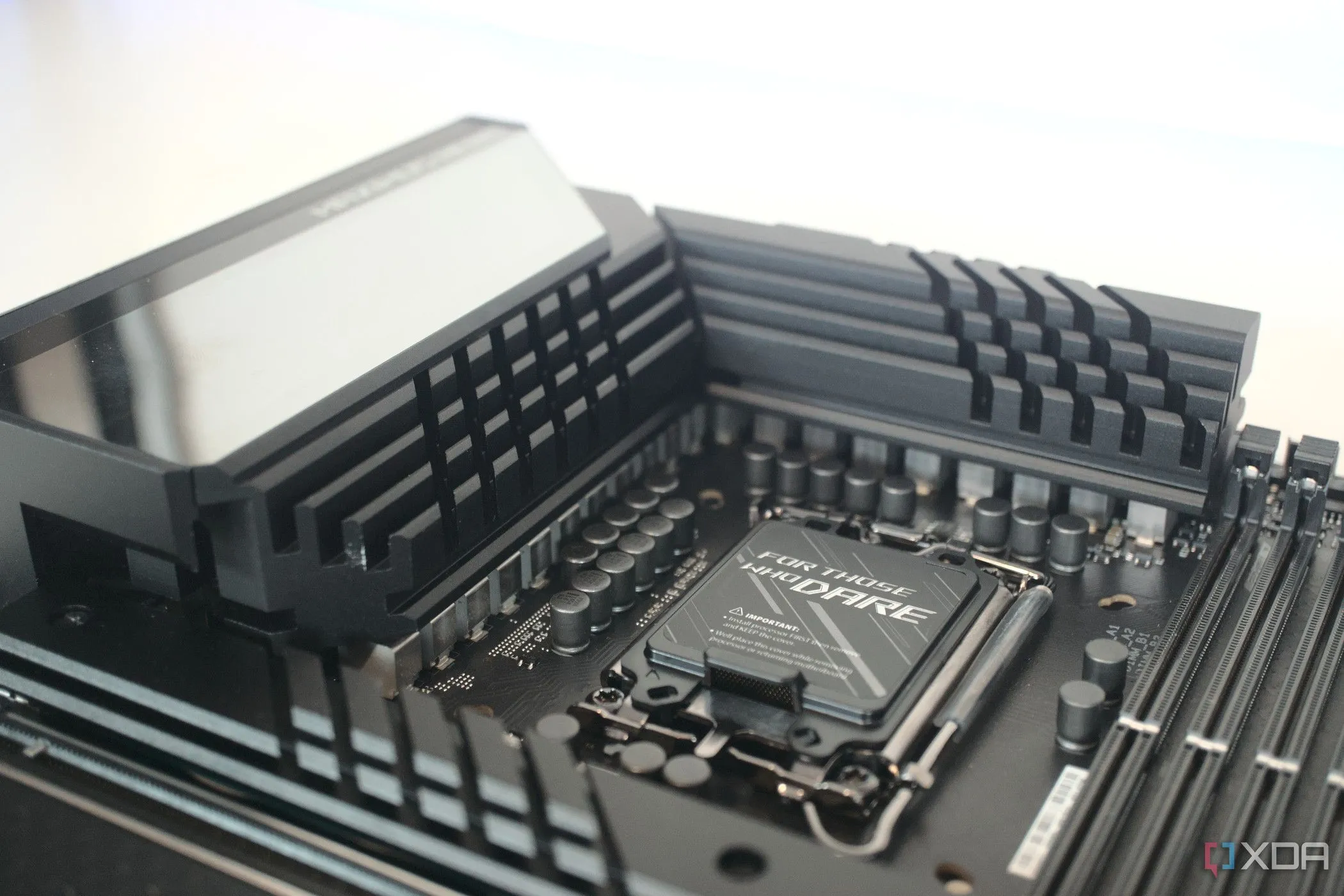 Mainboard ASUS ROG Maximus Z690 Hero cao cấp với VRM chất lượng