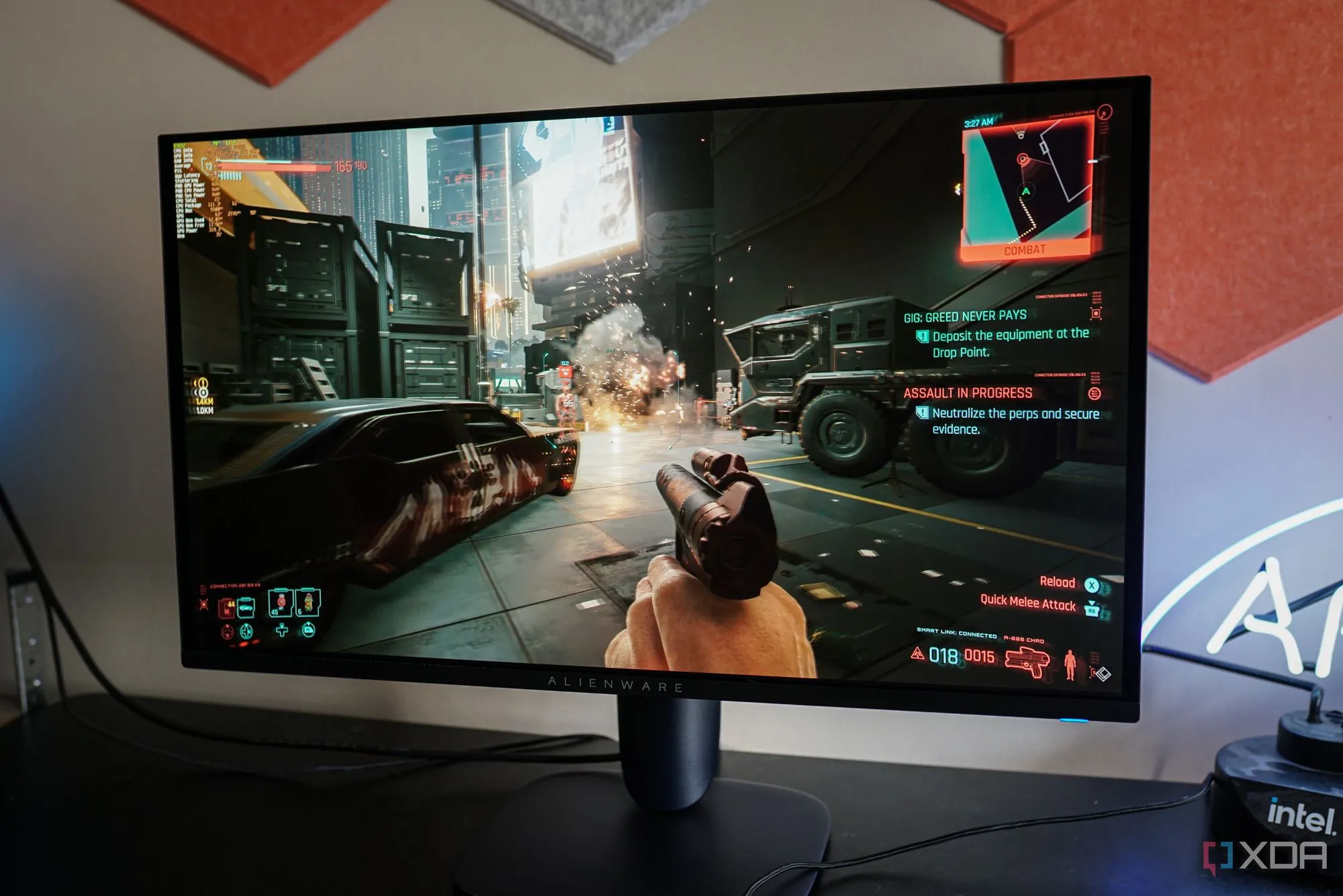 Màn hình Alienware AW2725QF hiển thị giao diện người dùng