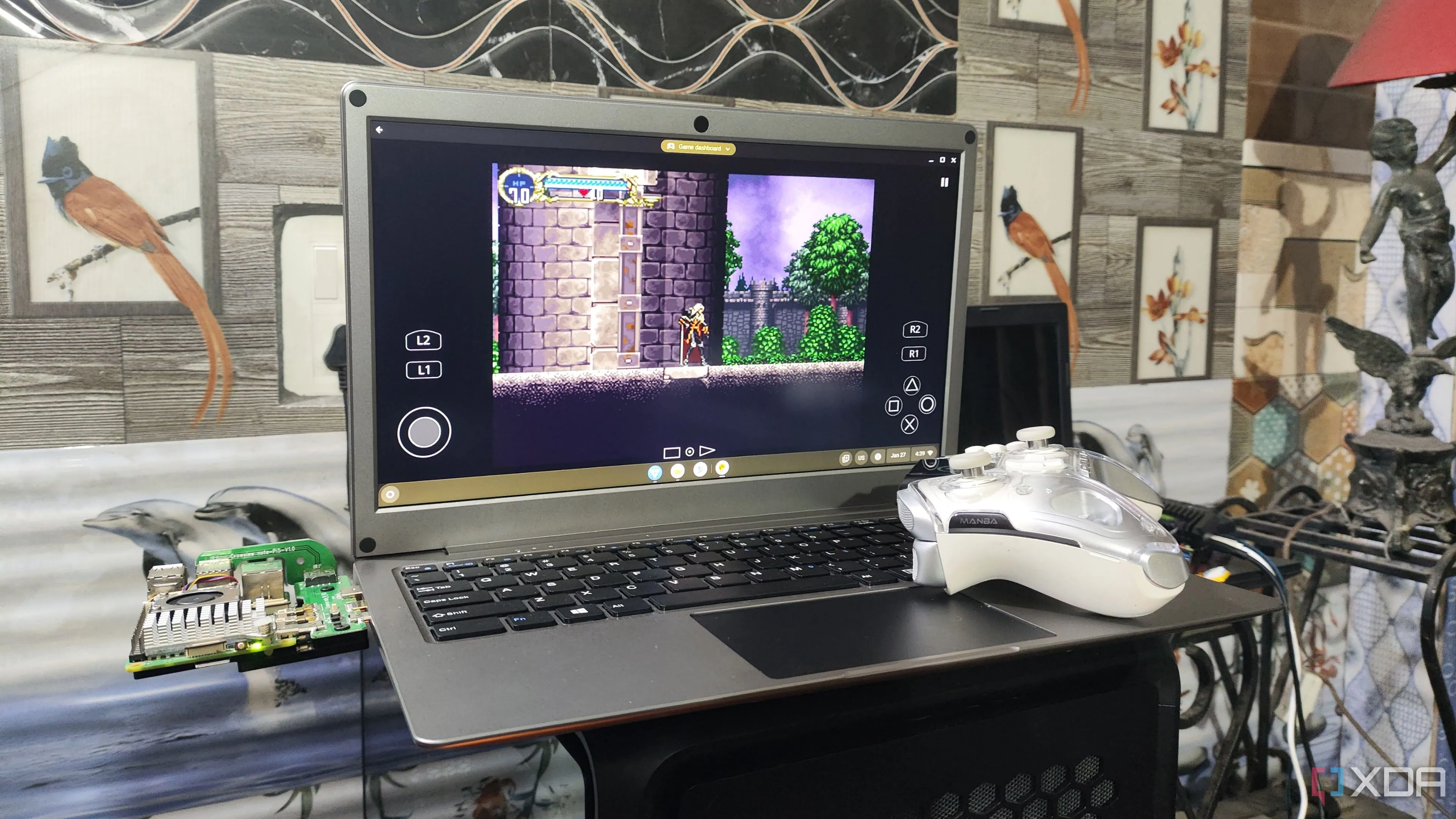 Màn hình hiển thị game Castlevania: Symphony of the Night đang được giả lập trên Raspberry Pi, minh họa trải nghiệm game Metroidvania cổ điển.