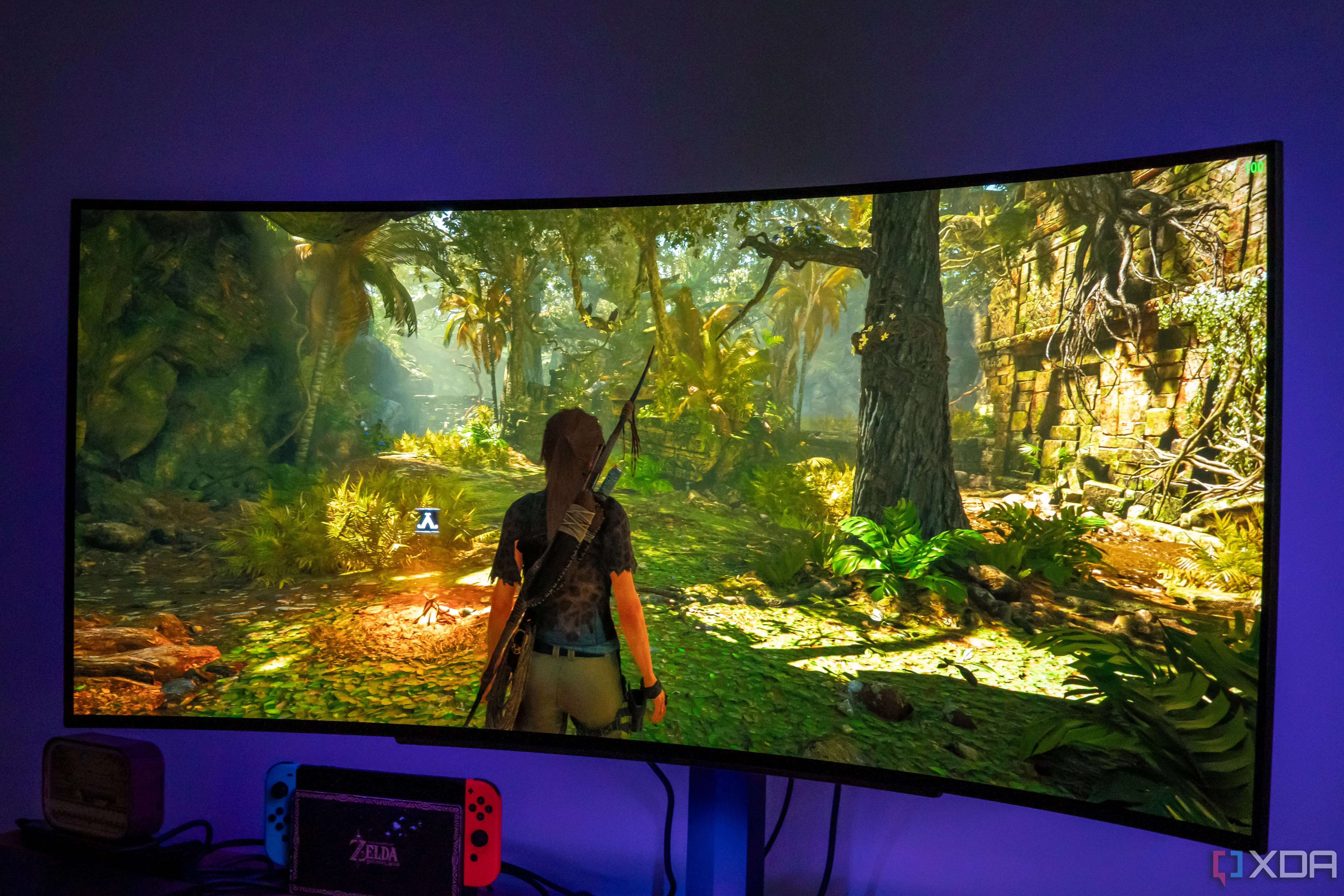 Màn hình LG UltraGear 45GR95QE hiển thị game Shadow of the Tomb Raider, minh họa trải nghiệm chơi game mượt mà với Resizable BAR