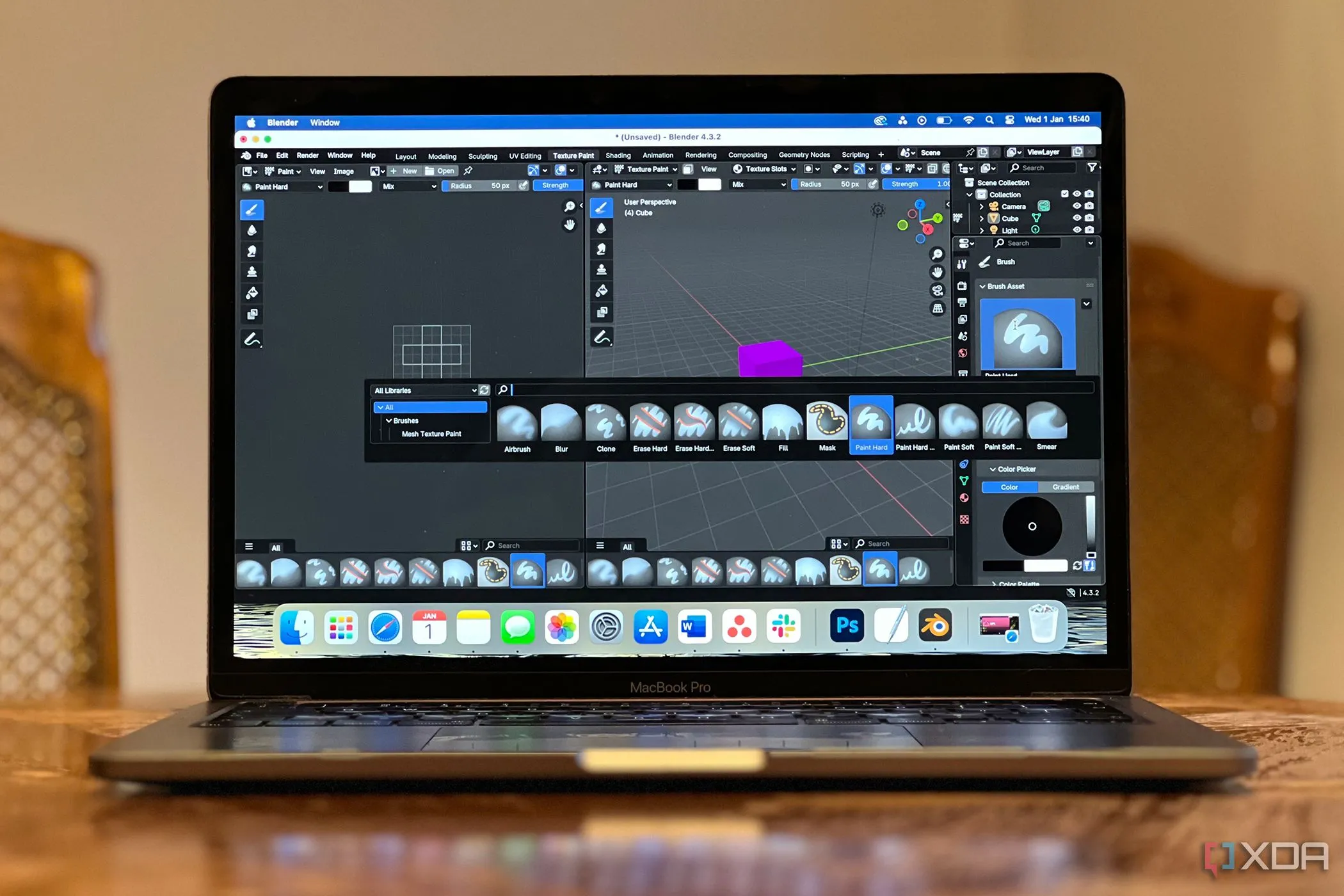 Màn hình MacBook hiển thị phần mềm Blender và các tài nguyên 3D đa dạng