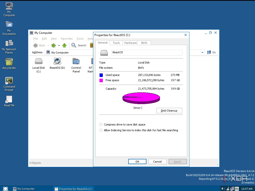 Màn hình ReactOS khởi động từ phân vùng Btrfs, minh họa việc tạo subvolume dễ dàng