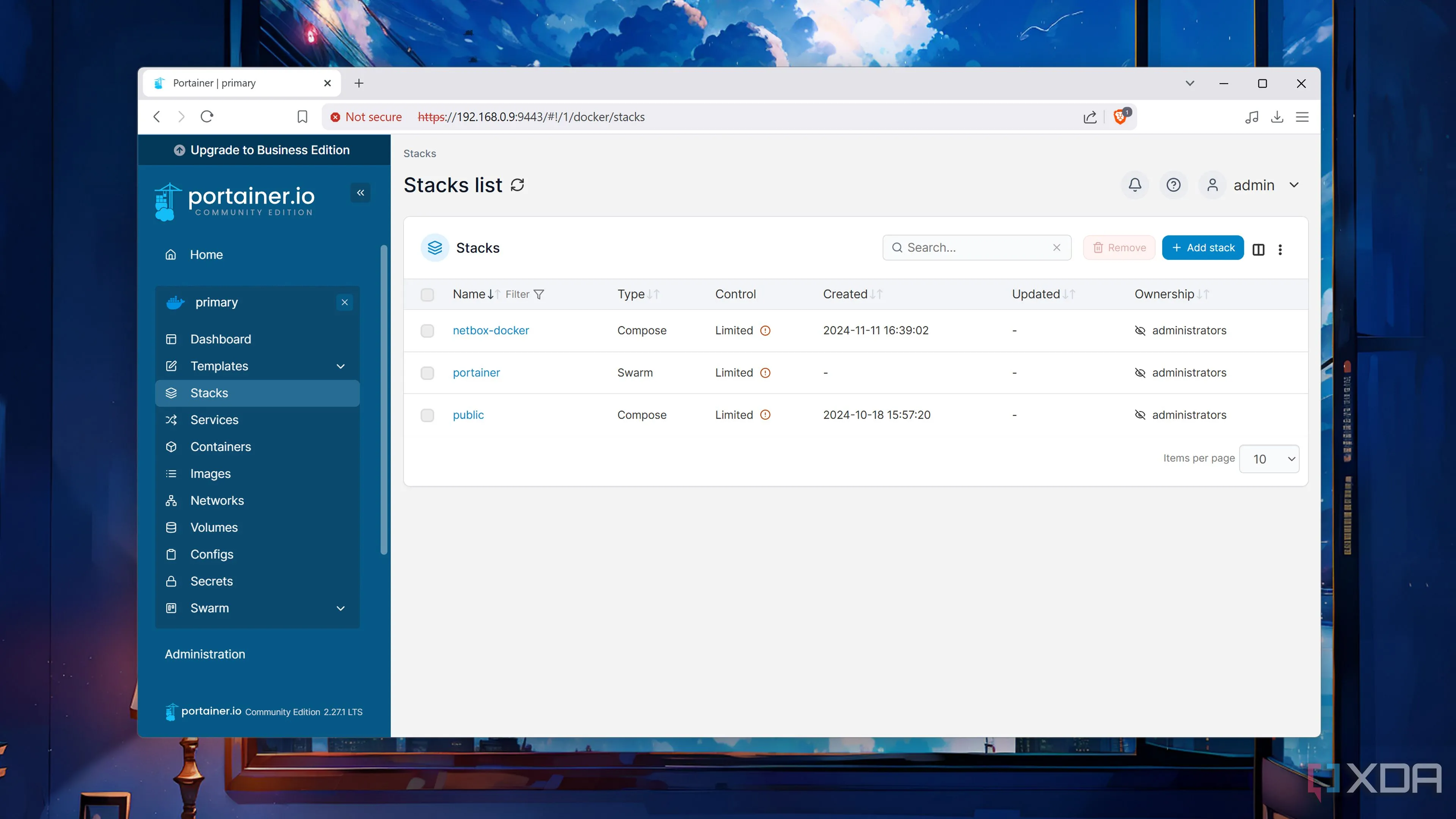 Màn hình tab Stacks trong Portainer, hiển thị các ứng dụng đã triển khai trên cụm Docker Swarm
