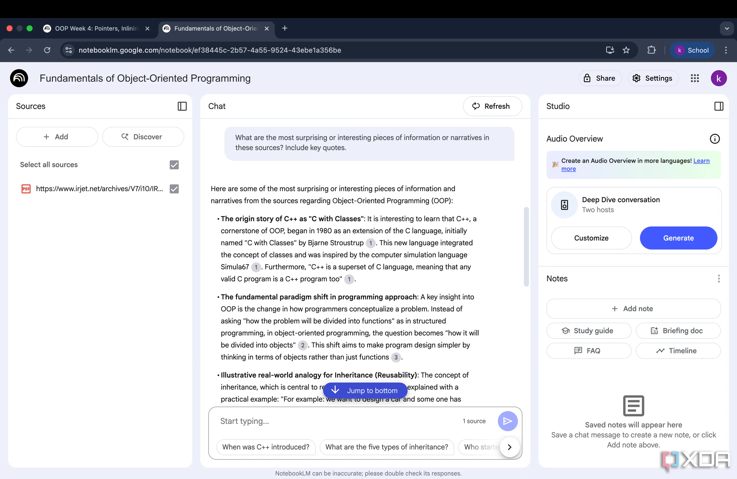 Màn hình ứng dụng Google NotebookLM trên máy tính, hiển thị các tài liệu đã tải lên và cửa sổ chat AI để trích xuất thông tin quan trọng.