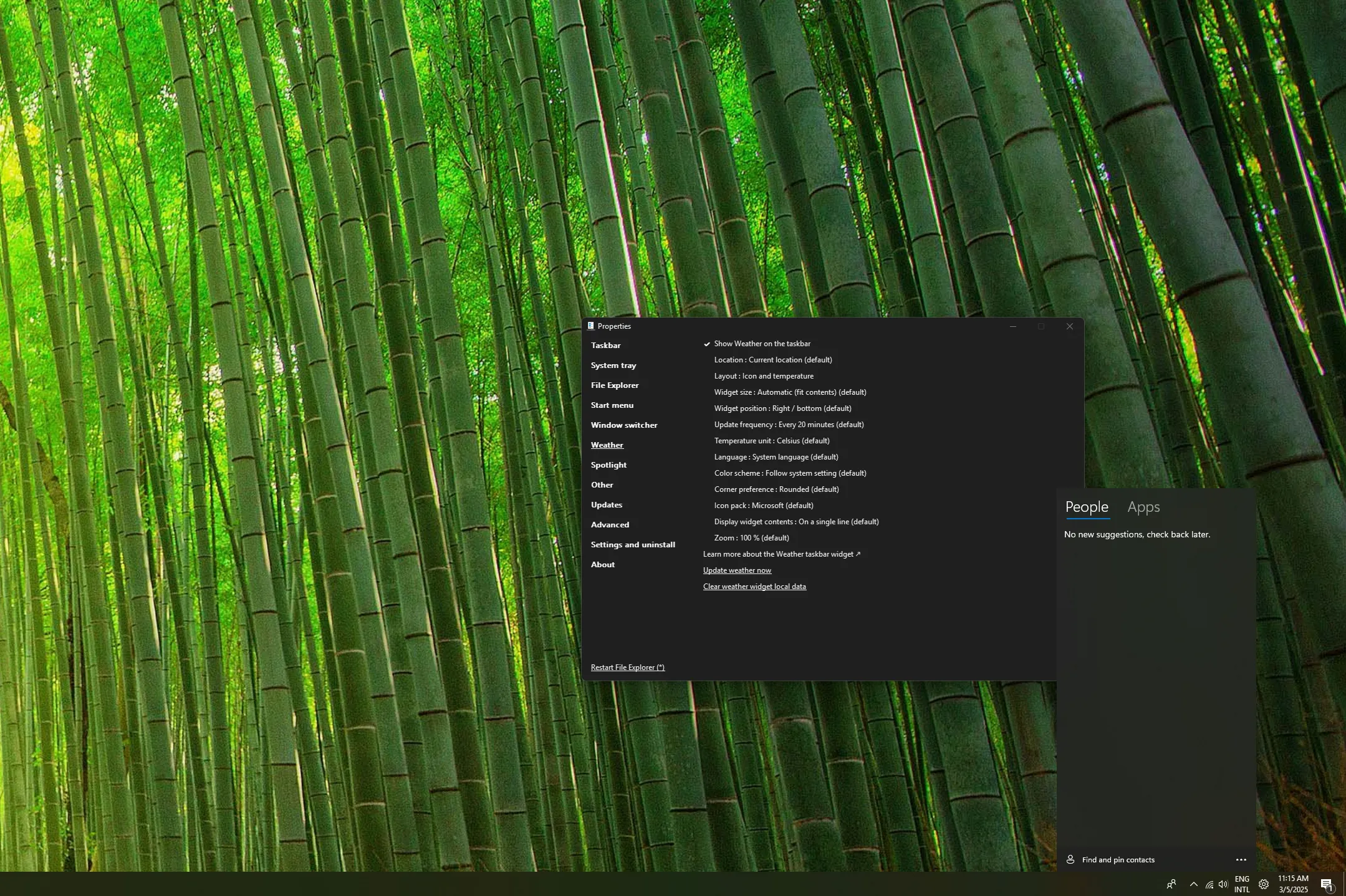 Màn hình Windows 11 hiển thị lỗi của ExplorerPatcher, biểu tượng People xuất hiện thay vì thời tiết