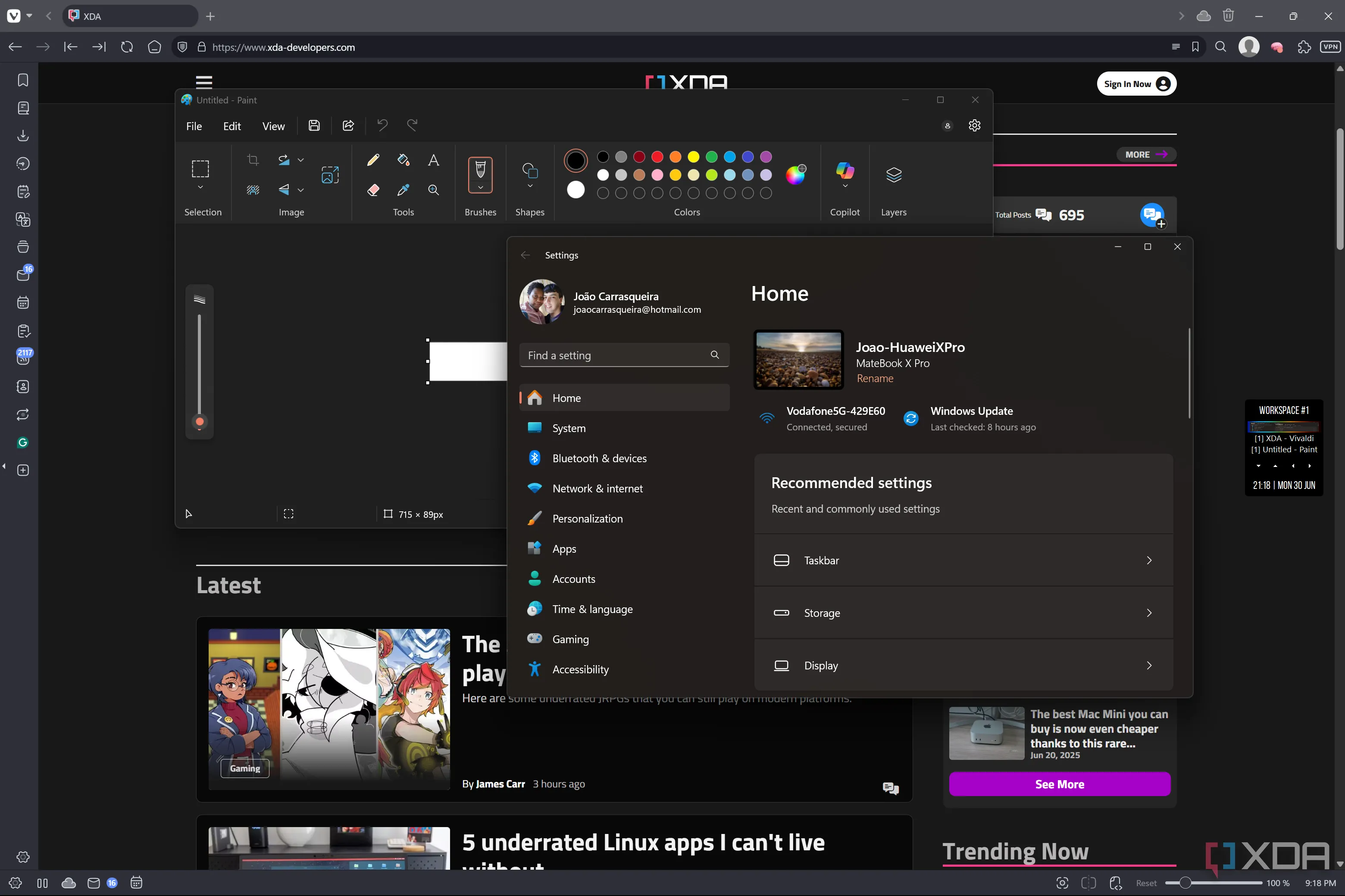 Màn hình Windows 11 với nhiều cửa sổ đang mở, hiển thị thanh công cụ và thanh tác vụ nổi do xoblite tạo ở cạnh phải