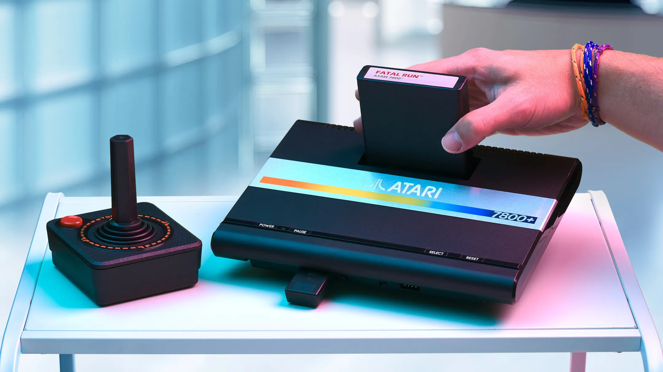 Máy chơi game Atari 7600+ với thiết kế cổ điển