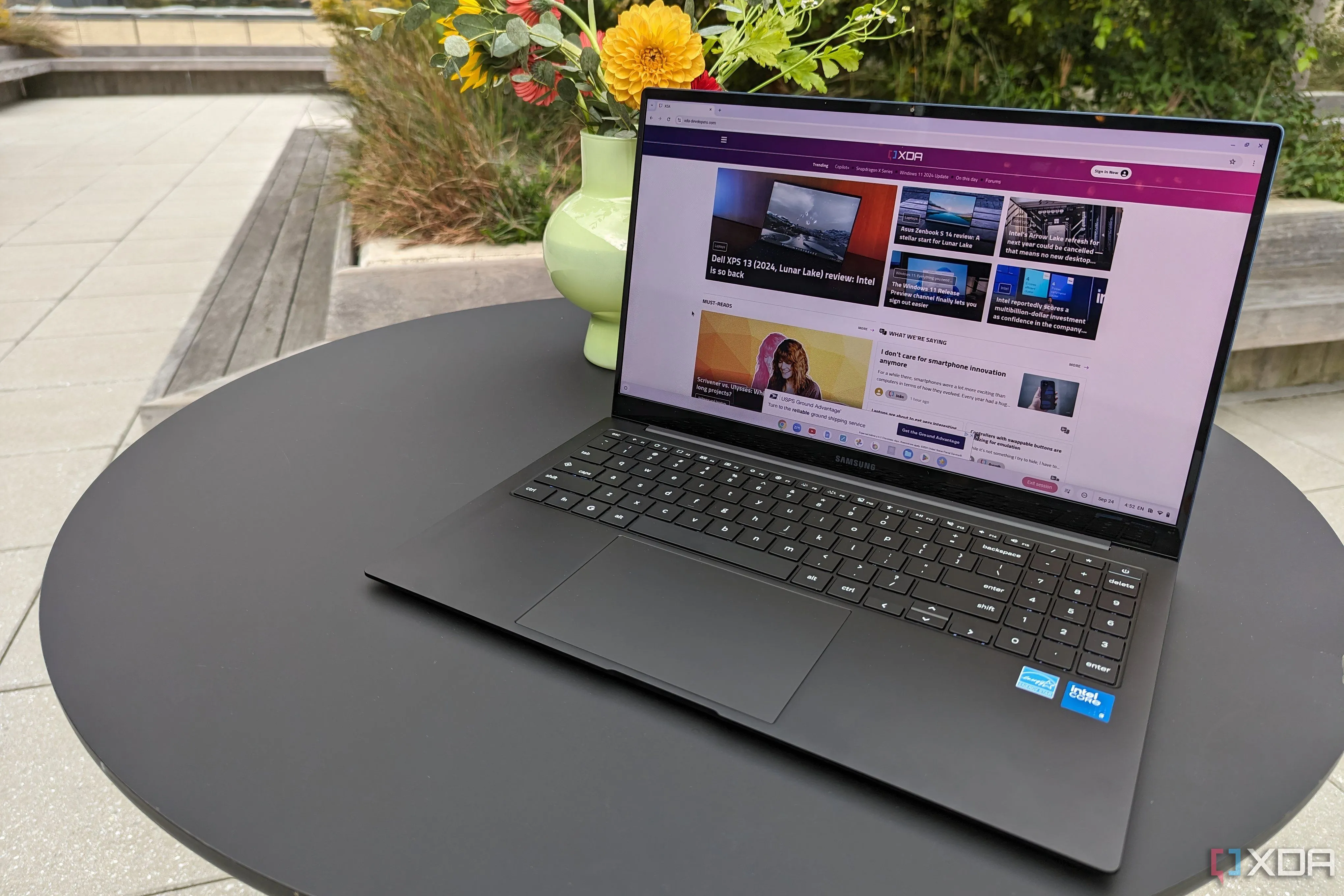 Máy tính Samsung Galaxy Chromebook hiển thị trang web có thể bị lừa đảo phishing