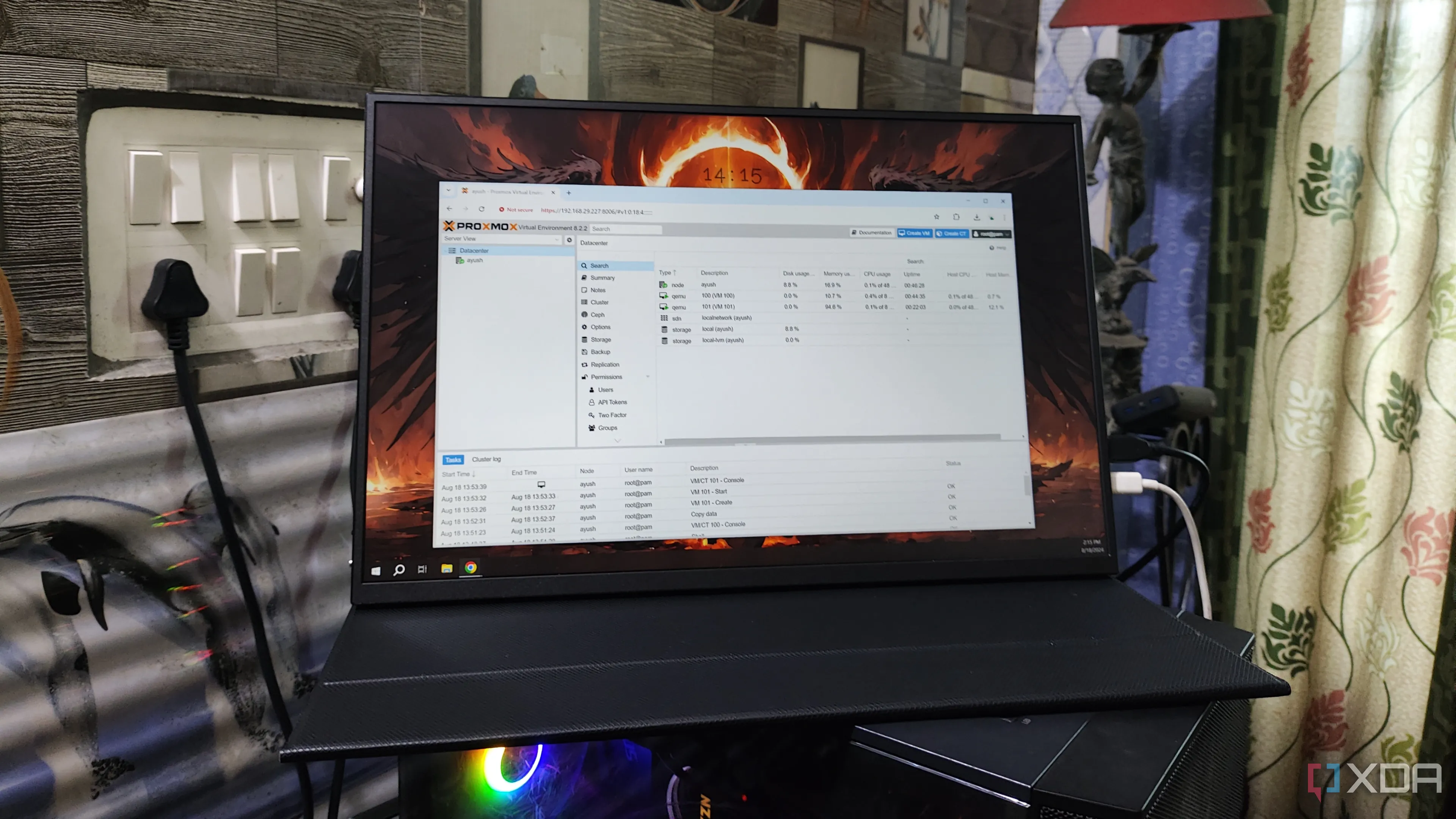Máy tính server đang chạy hệ điều hành Proxmox (một hypervisor Type-1)