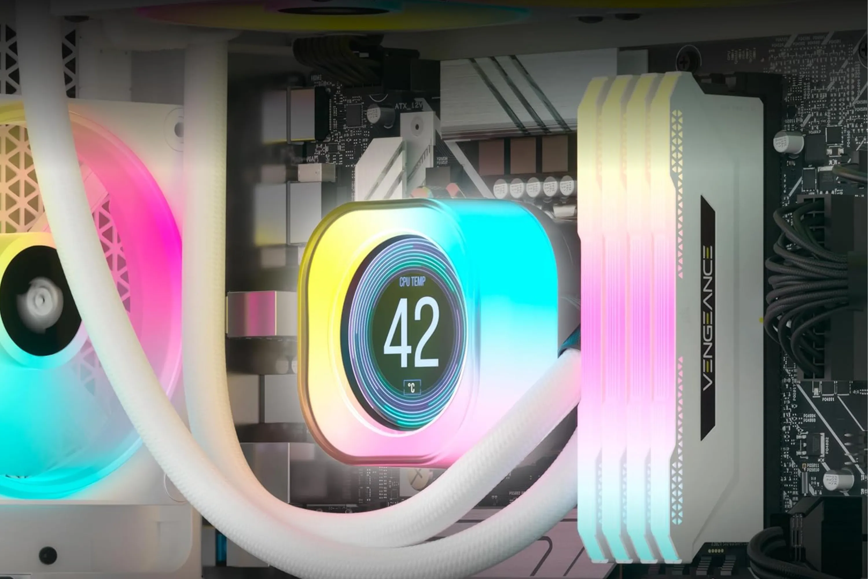 Mô-đun màn hình LCD của tản nhiệt nước AIO CORSAIR iCUE LINK, minh họa linh kiện phức tạp và khả năng hiển thị