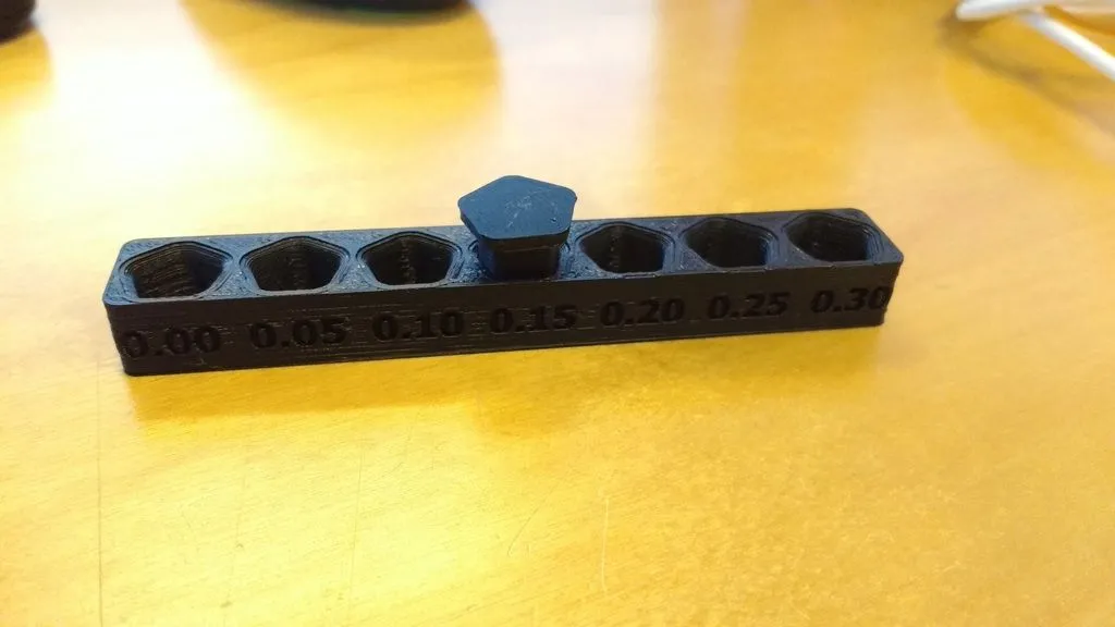 Mô hình Tolerance Gauge kiểm tra dung sai khớp nối và khe hở của bản in 3D