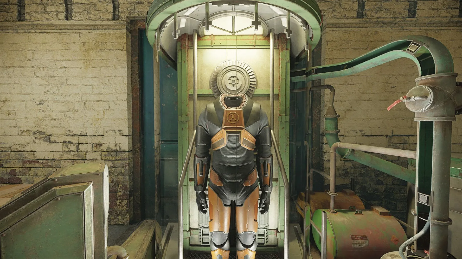 Mô tả chi tiết bộ giáp HEV của Gordon Freeman trong Half-Life 2 RTX với vật liệu và ánh sáng được nâng cấp