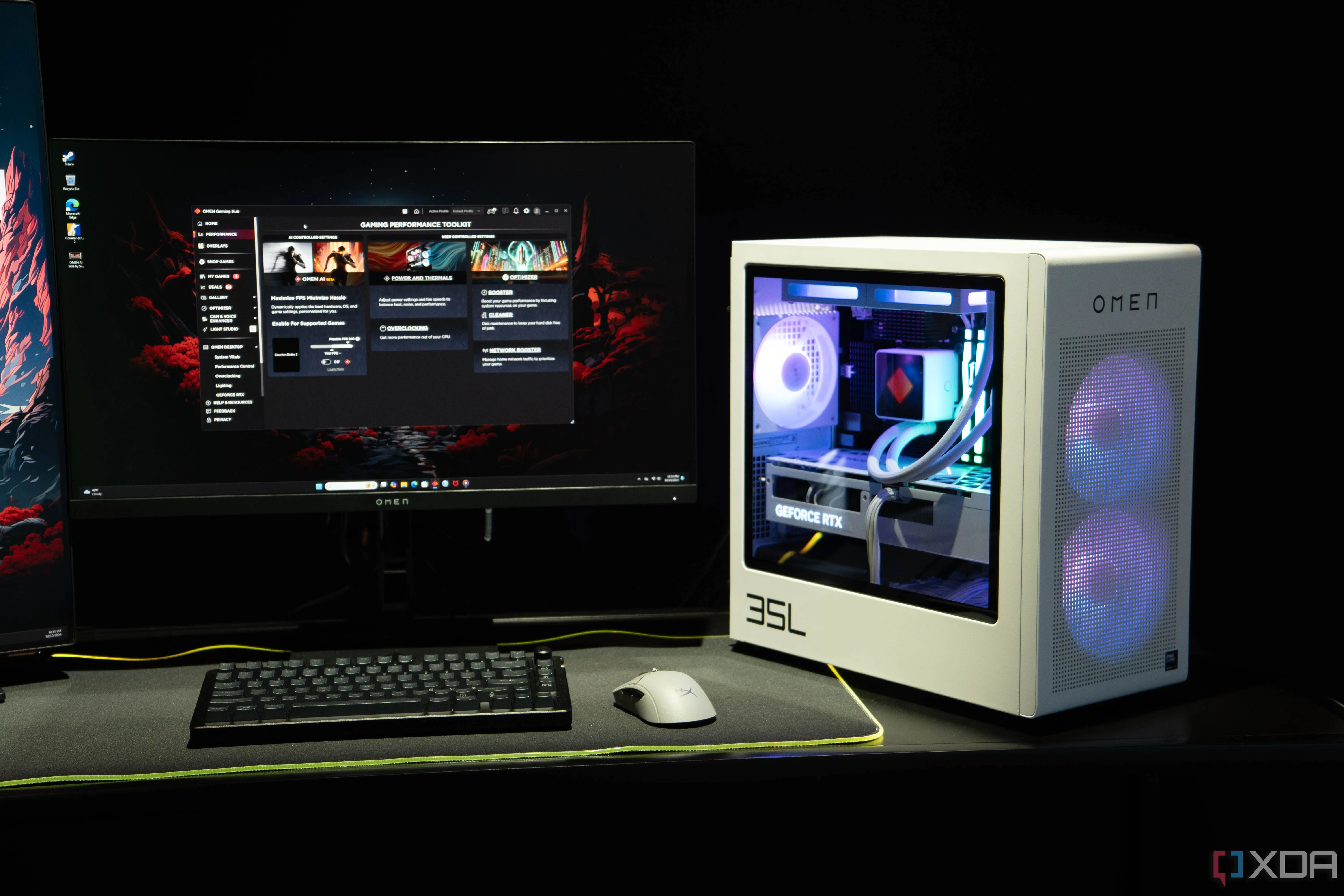Một dàn PC gaming HP Omen 35L với đèn RGB nổi bật, tượng trưng cho những chiếc máy chơi game mạnh mẽ và hiện đại.
