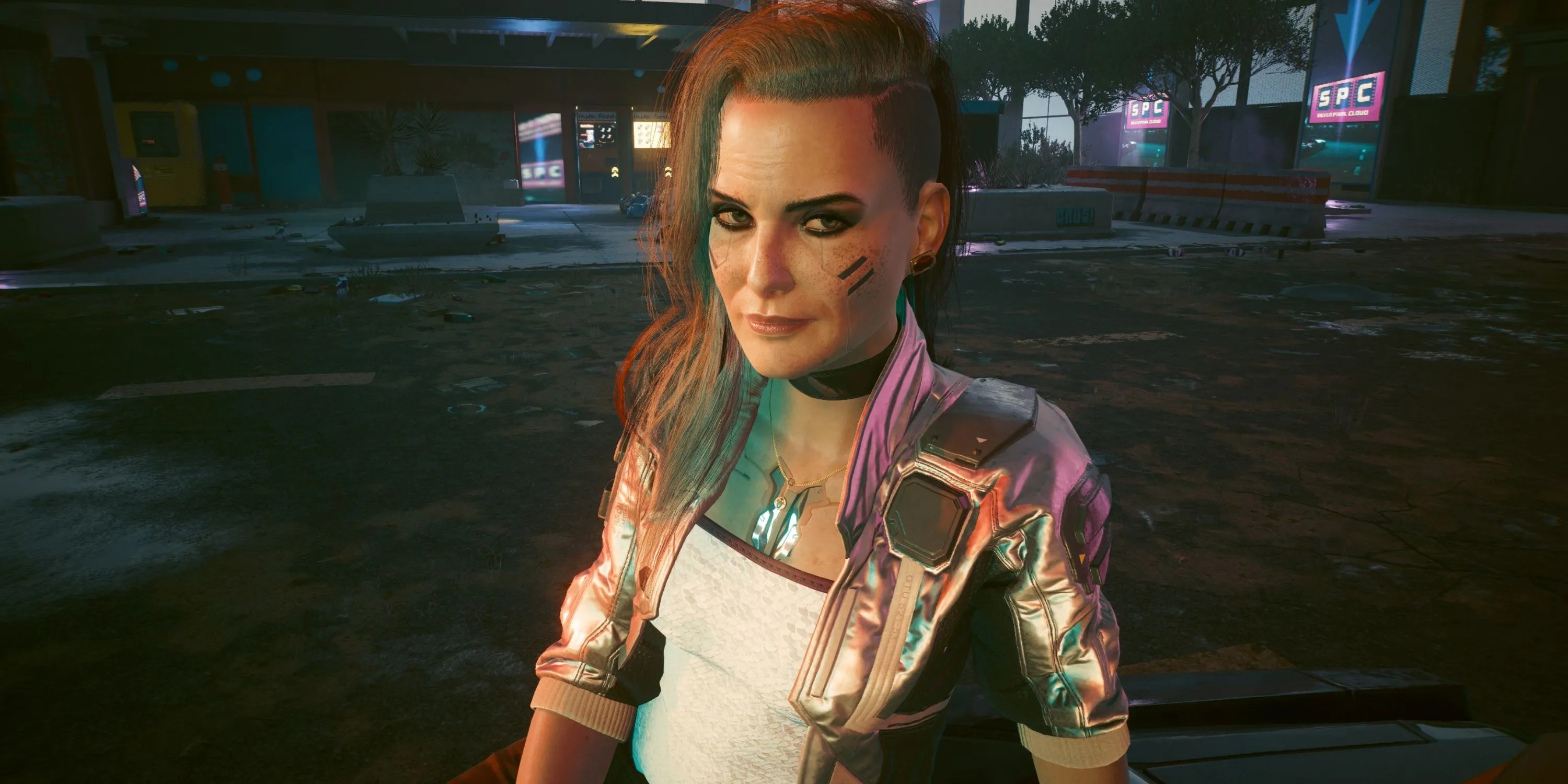 Một khoảnh khắc lãng mạn với Rogue Amendiares trong Cyberpunk 2077, thể hiện chiều sâu của các mối quan hệ trong game.