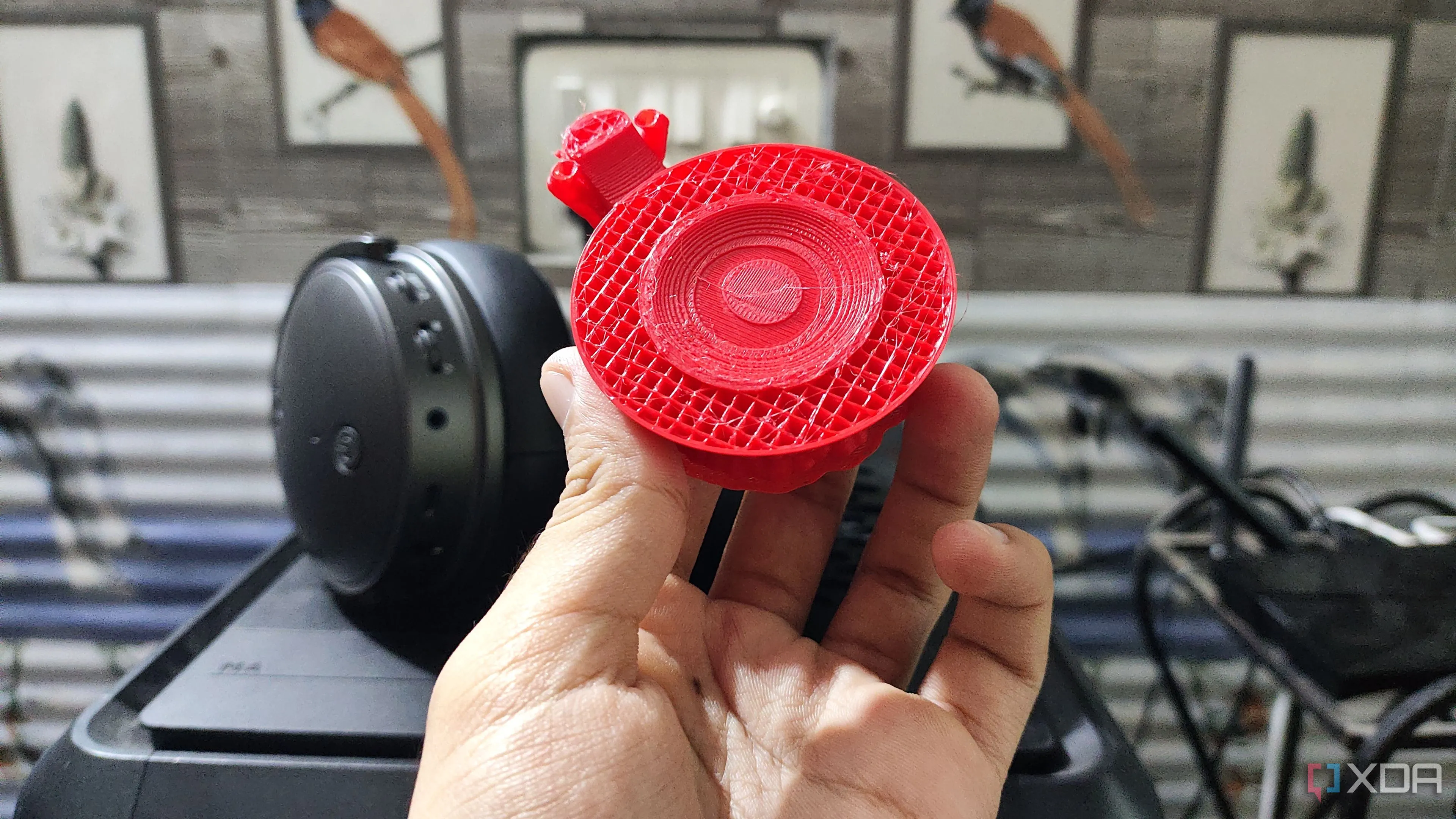 Một mô hình bị lỗi do máy in 3D Elegoo Centauri Carbon tạo ra, thể hiện một nhược điểm nhỏ