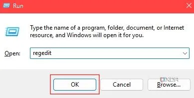 Nhập &quot;regedit&quot; vào hộp thoại Run để mở Registry Editor trên Windows 11.