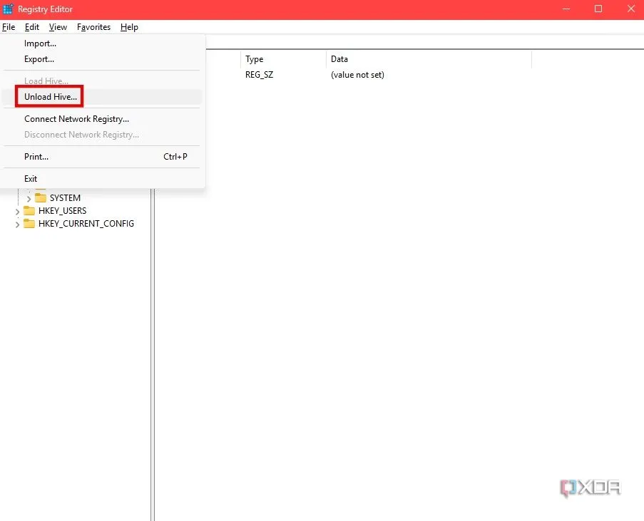 Nhấp vào tùy chọn &quot;Unload Hive&quot; trong menu File của Registry Editor.