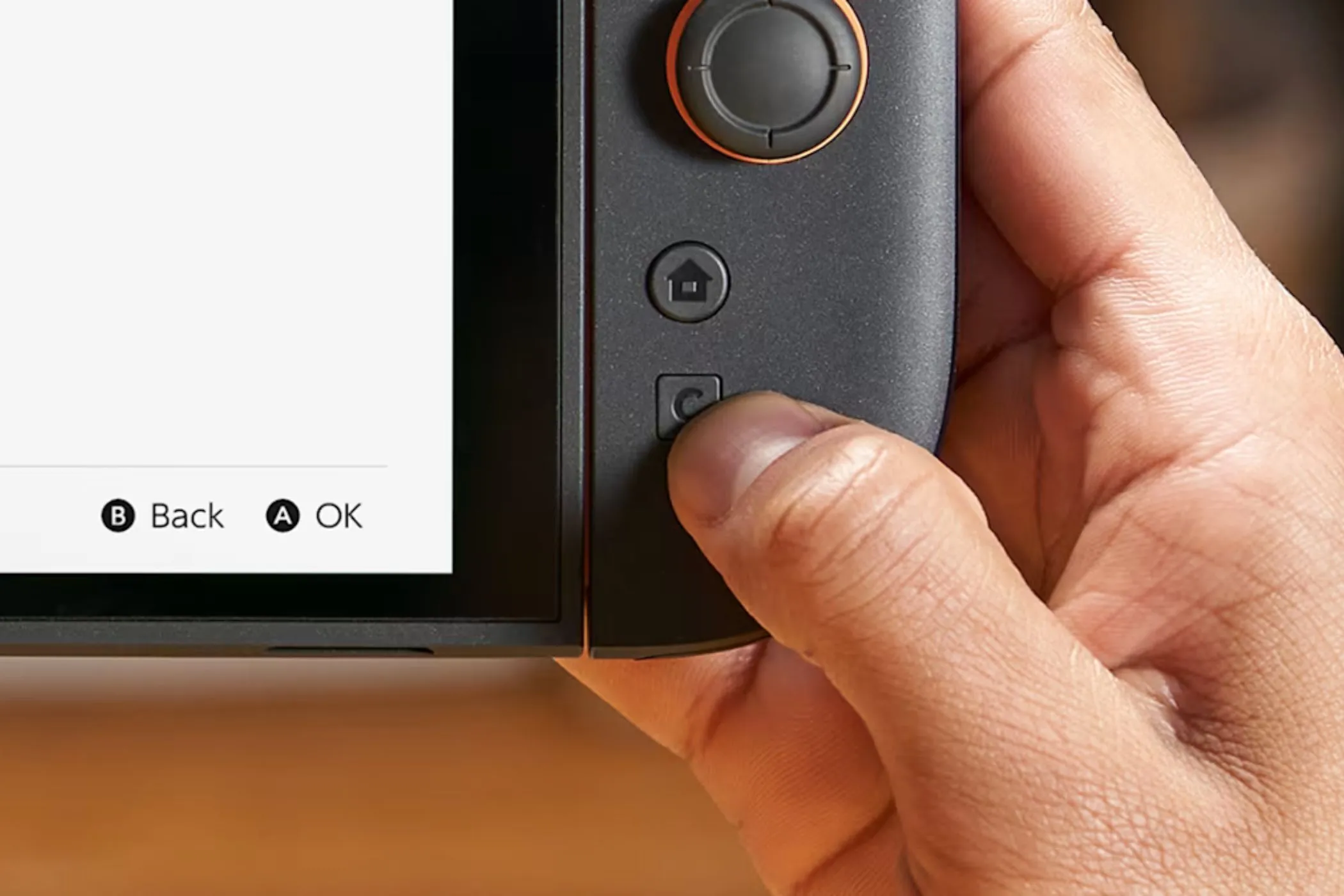 Nút C trên Joy-Con của Nintendo Switch 2, dùng để kích hoạt tính năng Game Chat