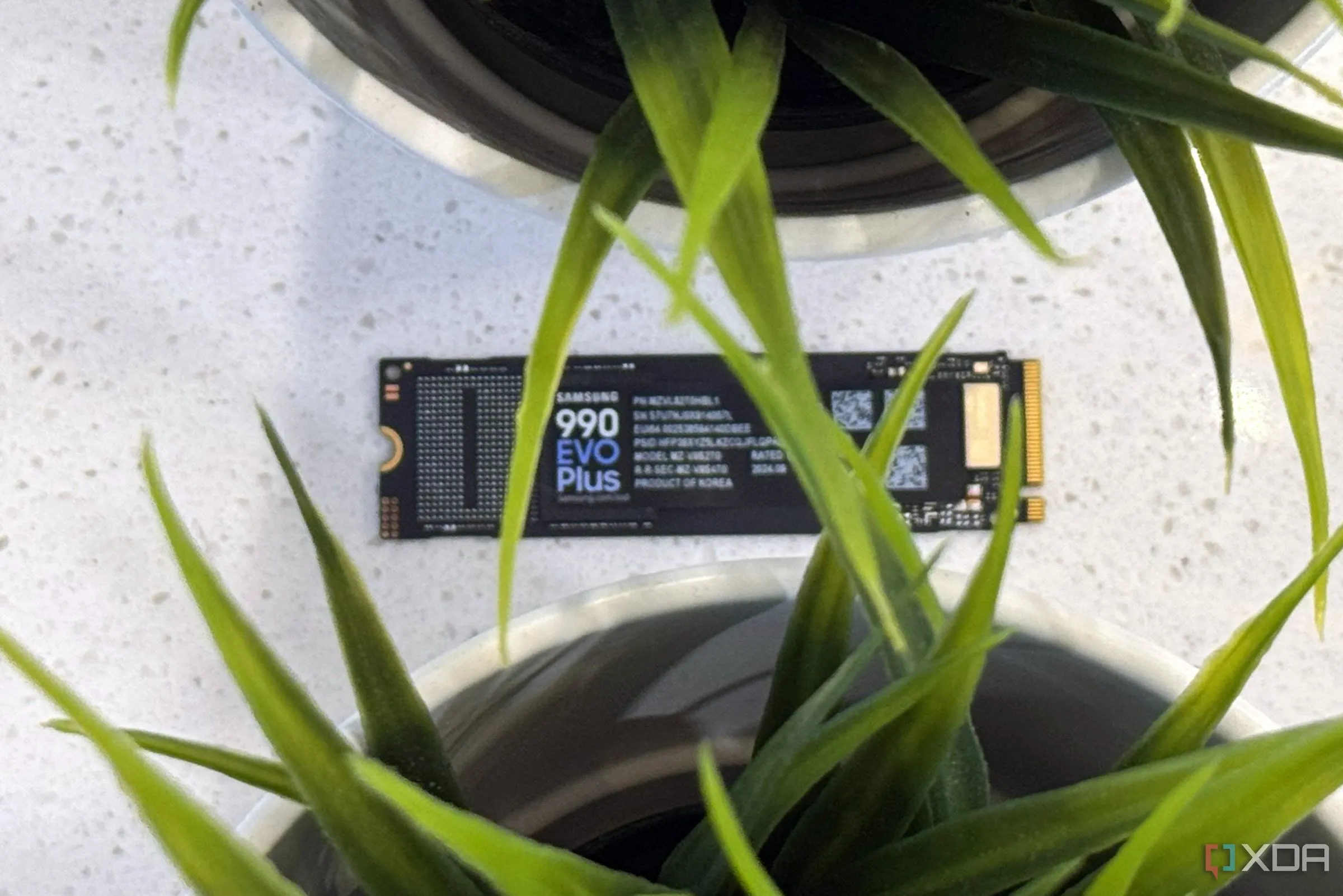 Ổ cứng SSD Samsung 990 EVO Plus NVMe M.2, một ví dụ điển hình về SSD cần đánh giá kỹ thông số IOPS ngẫu nhiên