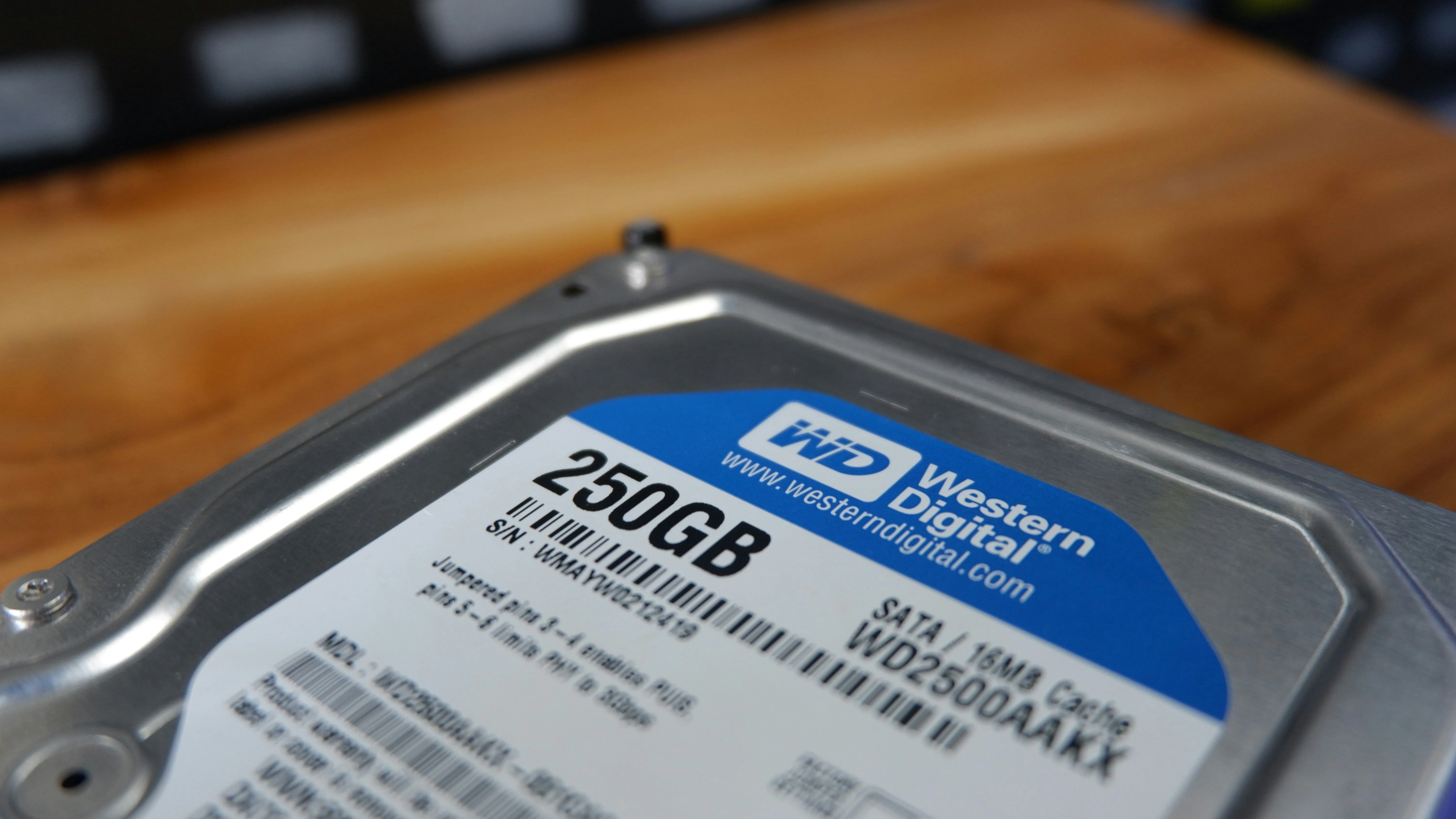 Ổ cứng vật lý minh họa sự phân chia logic của Btrfs subvolume