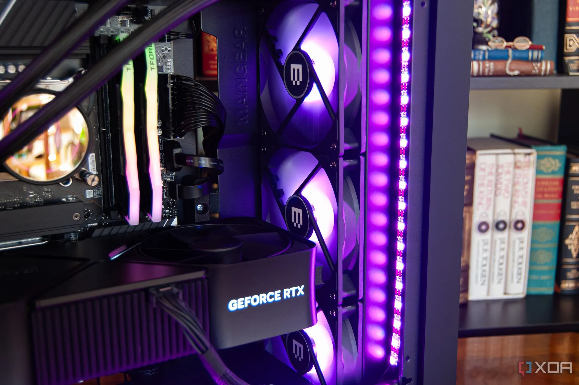 quạt tản nhiệt AIO của Maingear MG-1 Legendary