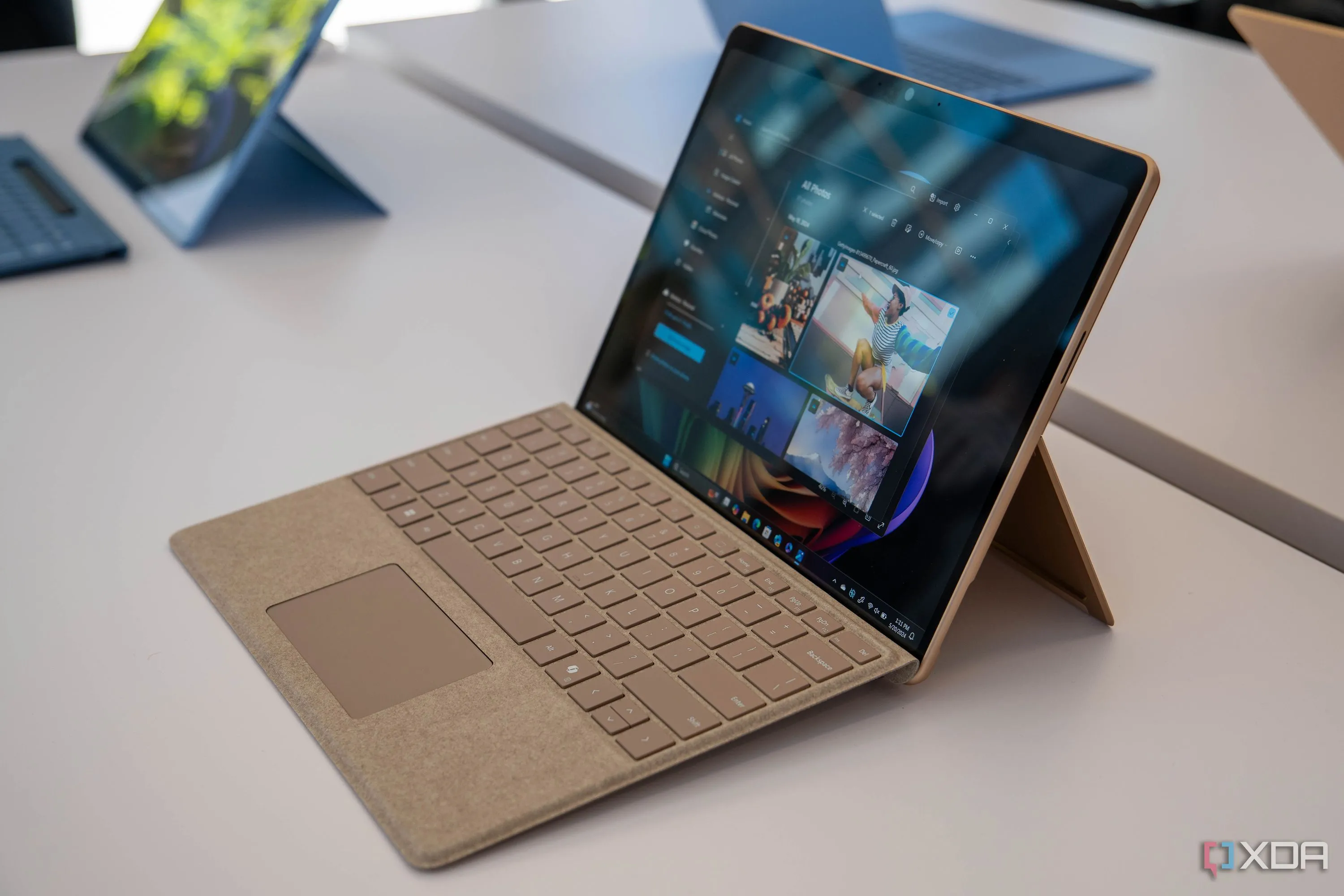 Surface Pro với chip Snapdragon X Elite, minh chứng cho sự hỗ trợ của nhà phát triển cho Windows trên Arm