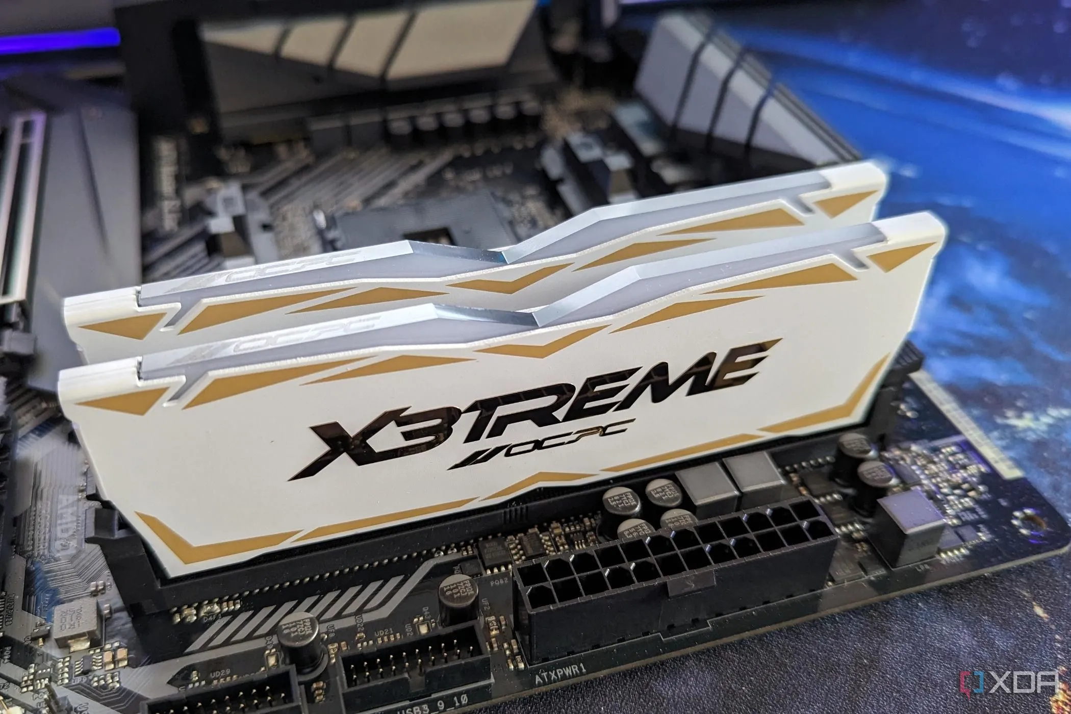 Thanh RAM DDR4 OCPC được lắp đặt trên bo mạch chủ