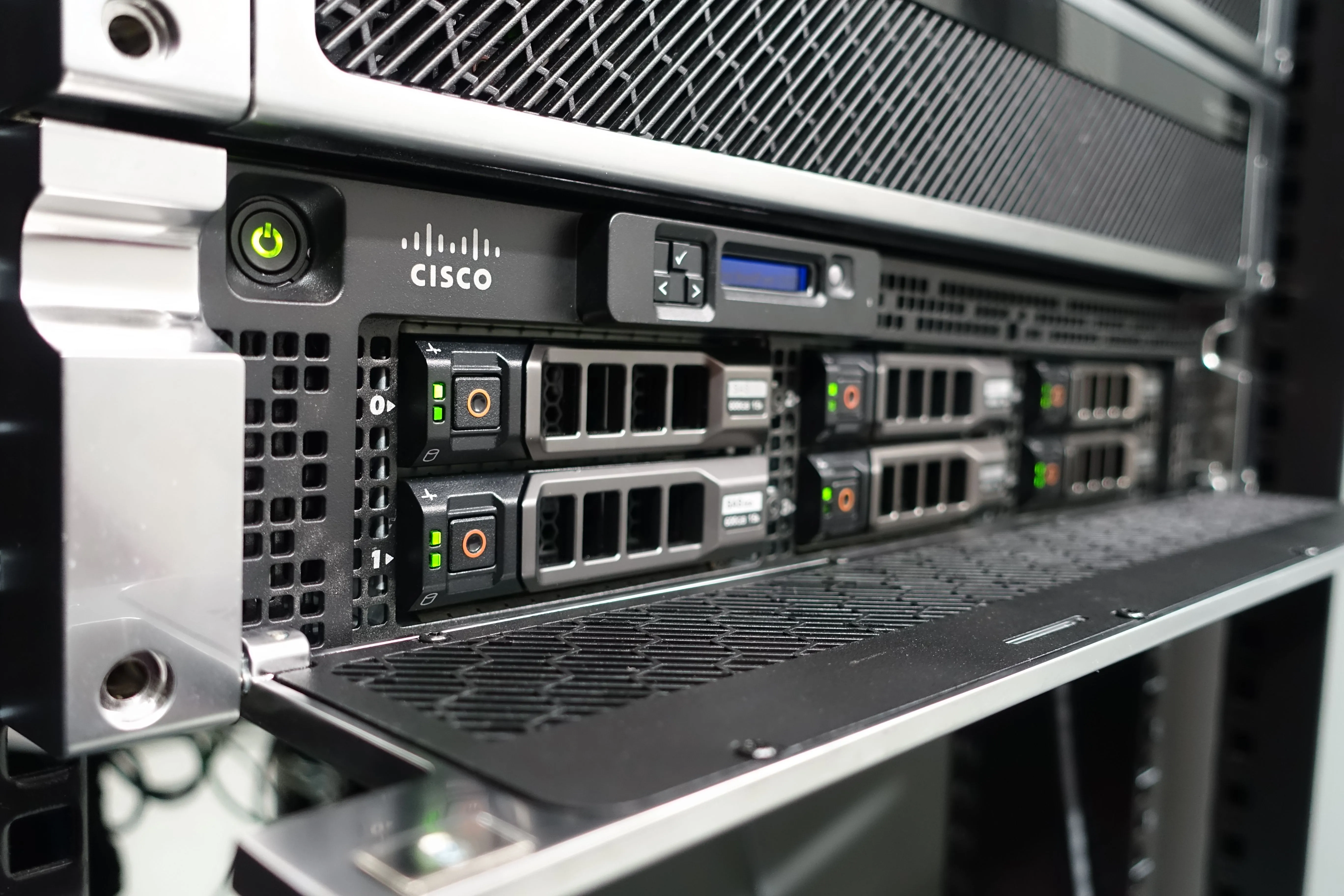 Thiết bị server Cisco IronPort C670, một ví dụ về linh kiện doanh nghiệp cũ