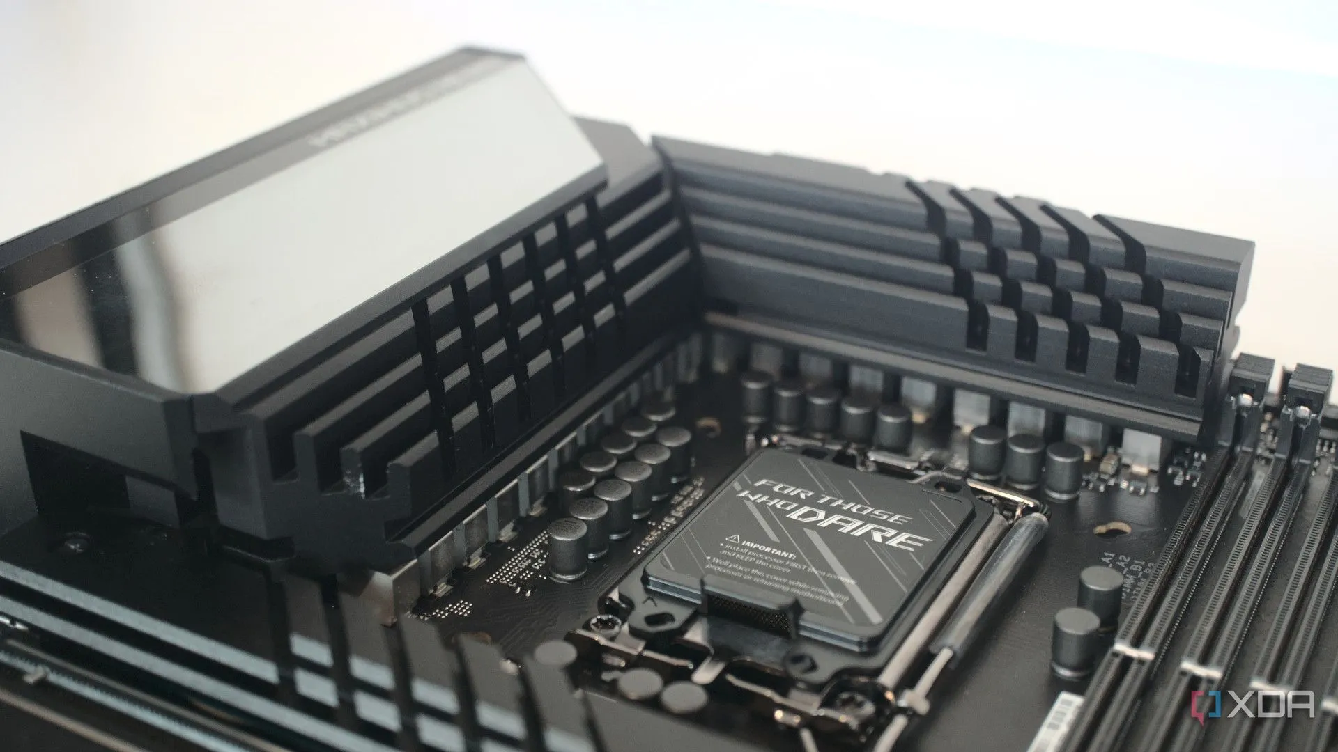 Thiết kế VRM của mainboard ASUS ROG Maximus Z690 Hero