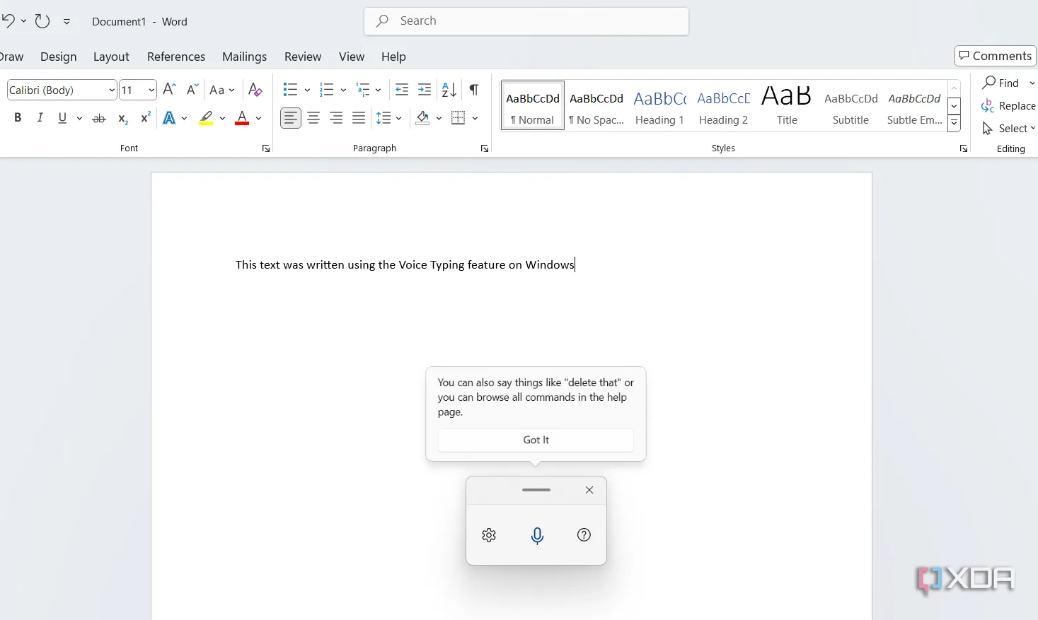 Tính năng gõ phím bằng giọng nói (Voice Typing) trên Windows 11 với biểu tượng micro đang hoạt động.