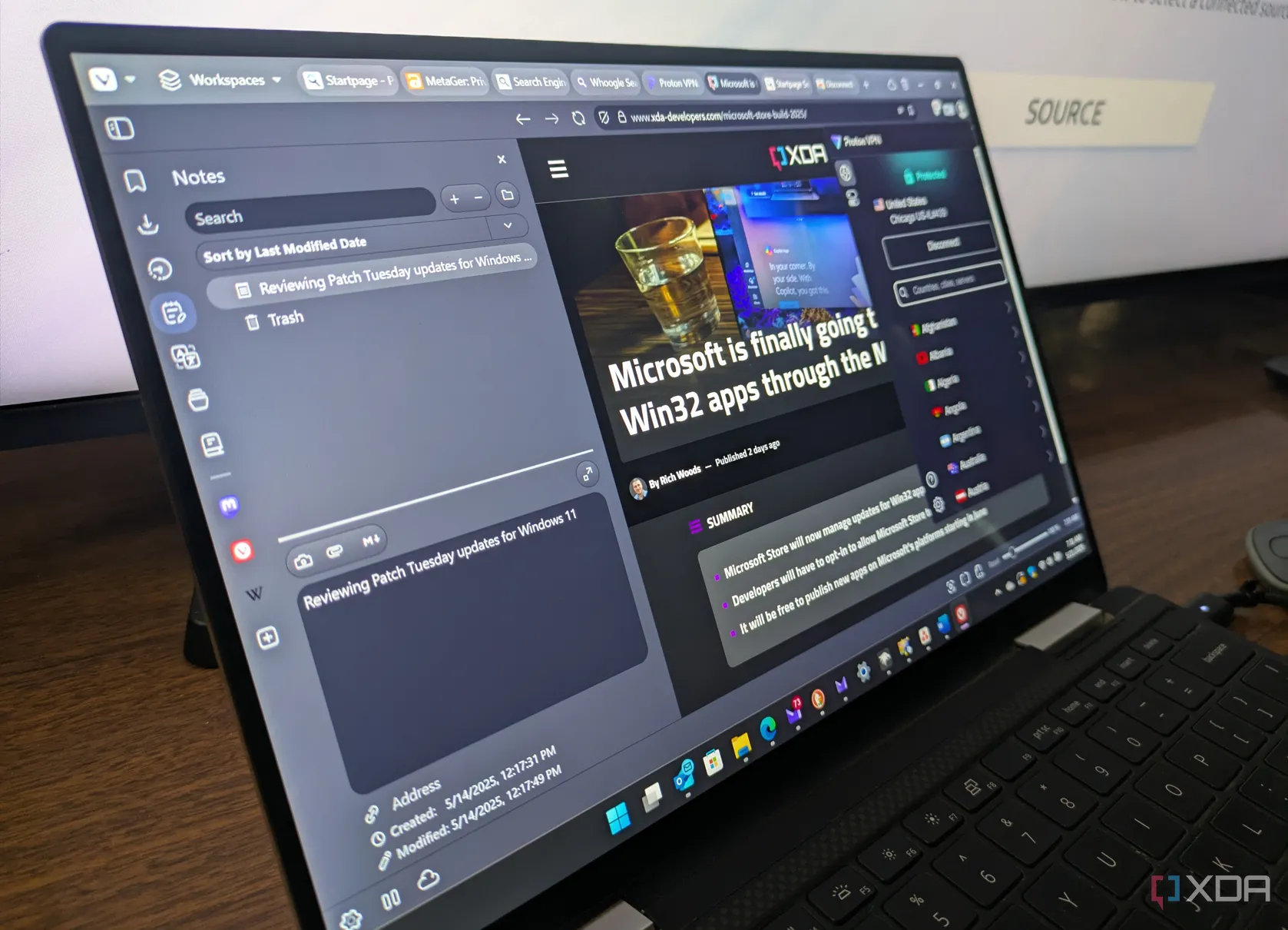 Trình duyệt Vivaldi trên Windows laptop, minh họa sự kết hợp giữa quyền riêng tư và công cụ năng suất như Notes